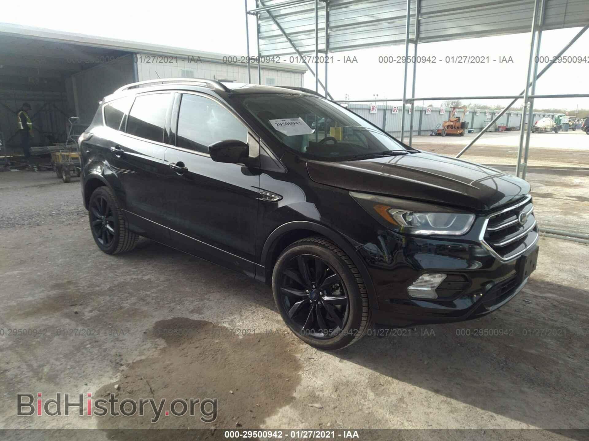 Фотография 1FMCU0G90HUC14590 - FORD ESCAPE 2017