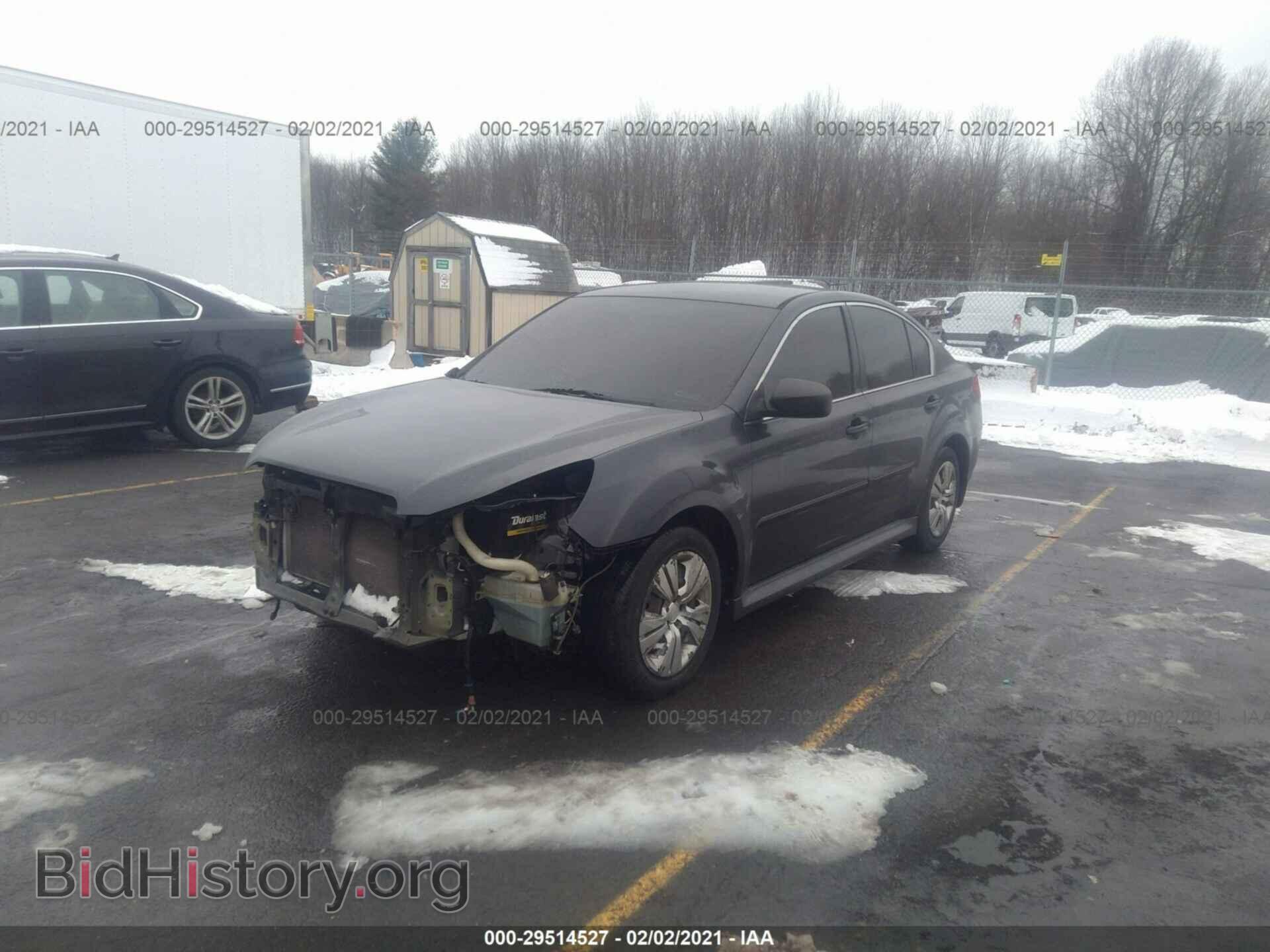 2011 SUBARU LEGACY - VIN: 4S3BMBA69B3231900 - Фото 2