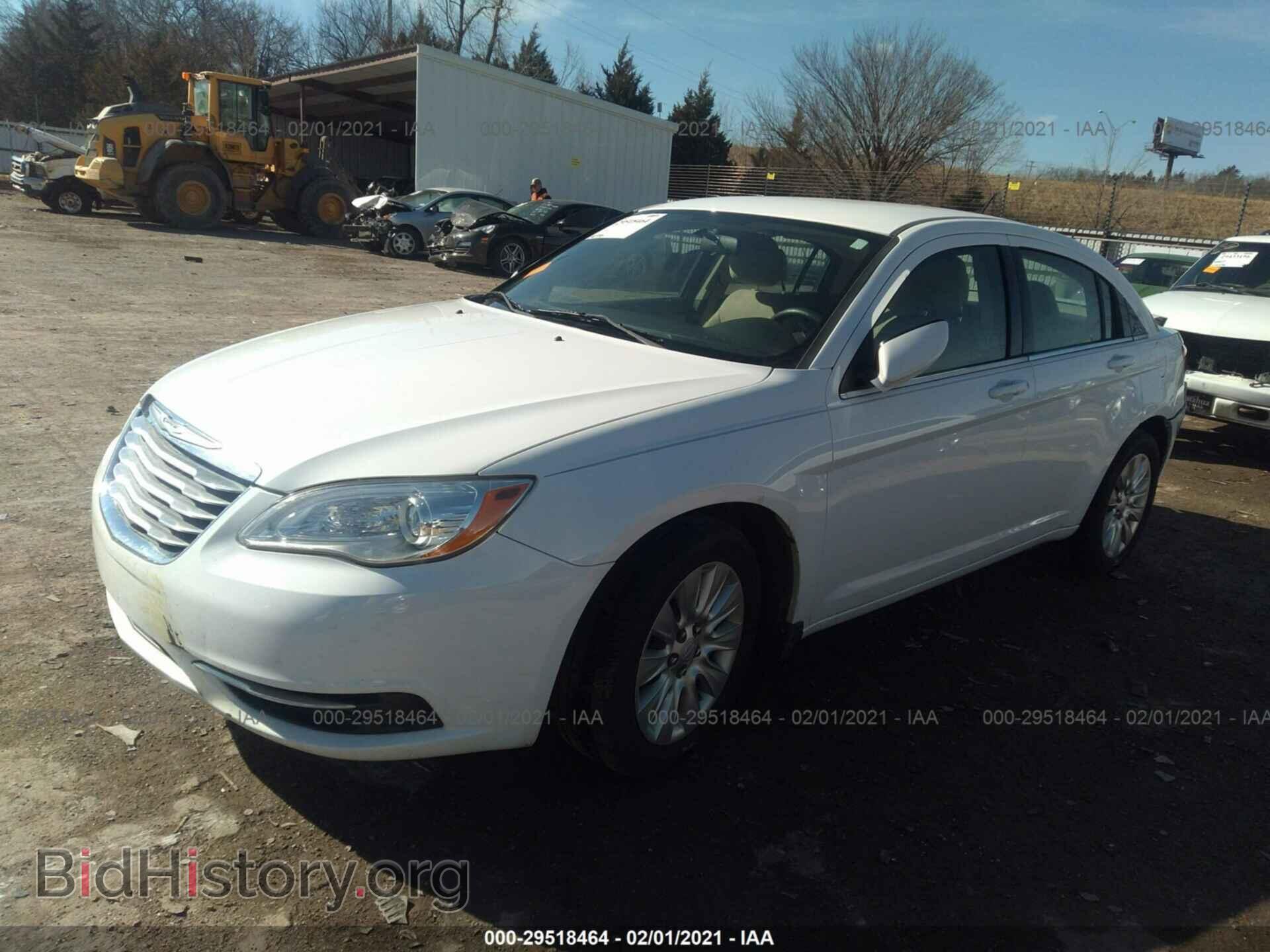 2013 CHRYSLER 200 - VIN: 1C3CCBAB6DN622535 - Фото 2