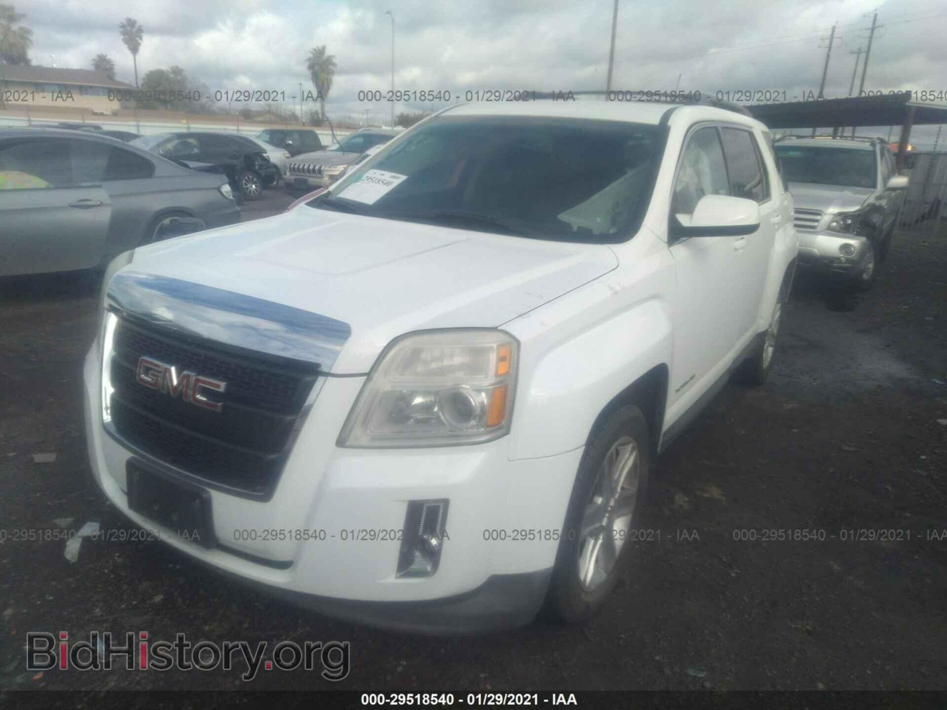 2011 GMC TERRAIN - VIN: 2CTFLSE54B6432123 - Photo 2