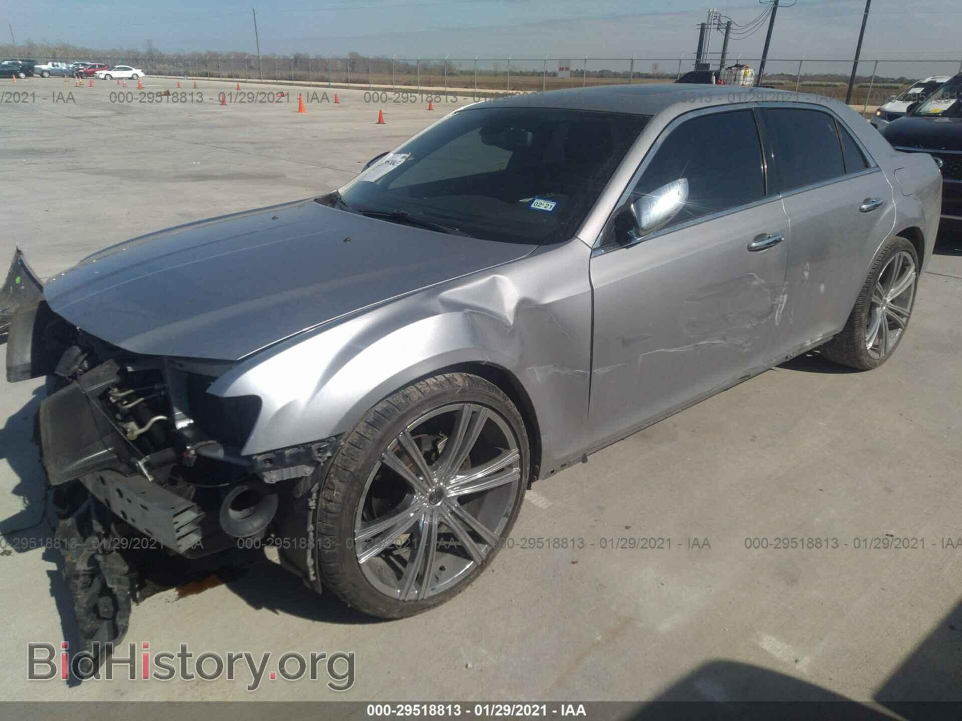 2011 CHRYSLER 300 - VIN: 2C3CA5CG7BH525317 - Фото 2