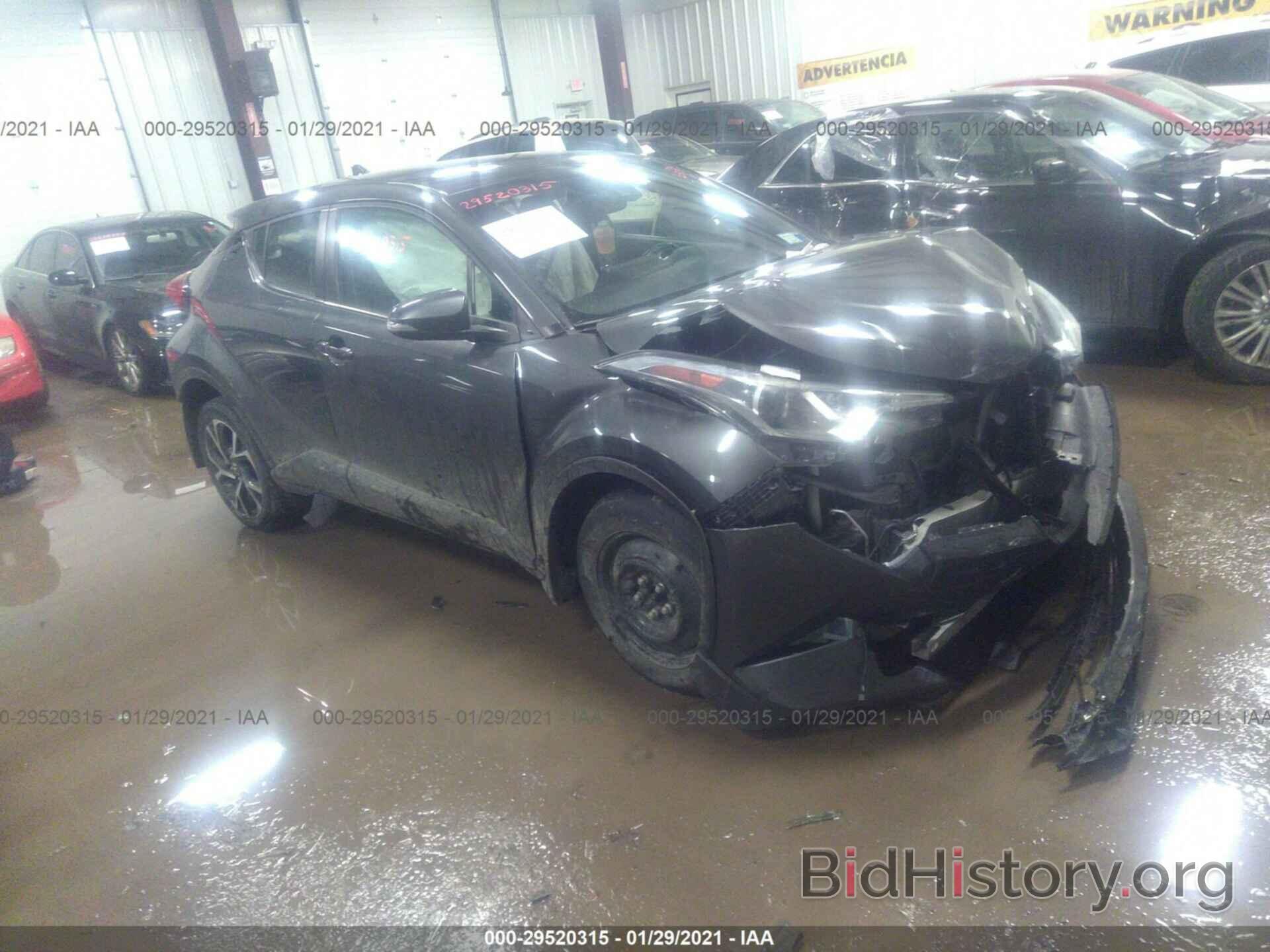 Photo NMTKHMBX5JR004531 - TOYOTA C-HR 2018