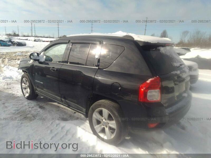 2011 Jeep COMPASS (VIN 1J4NT1FB8BD215904) — фото 3 из 11