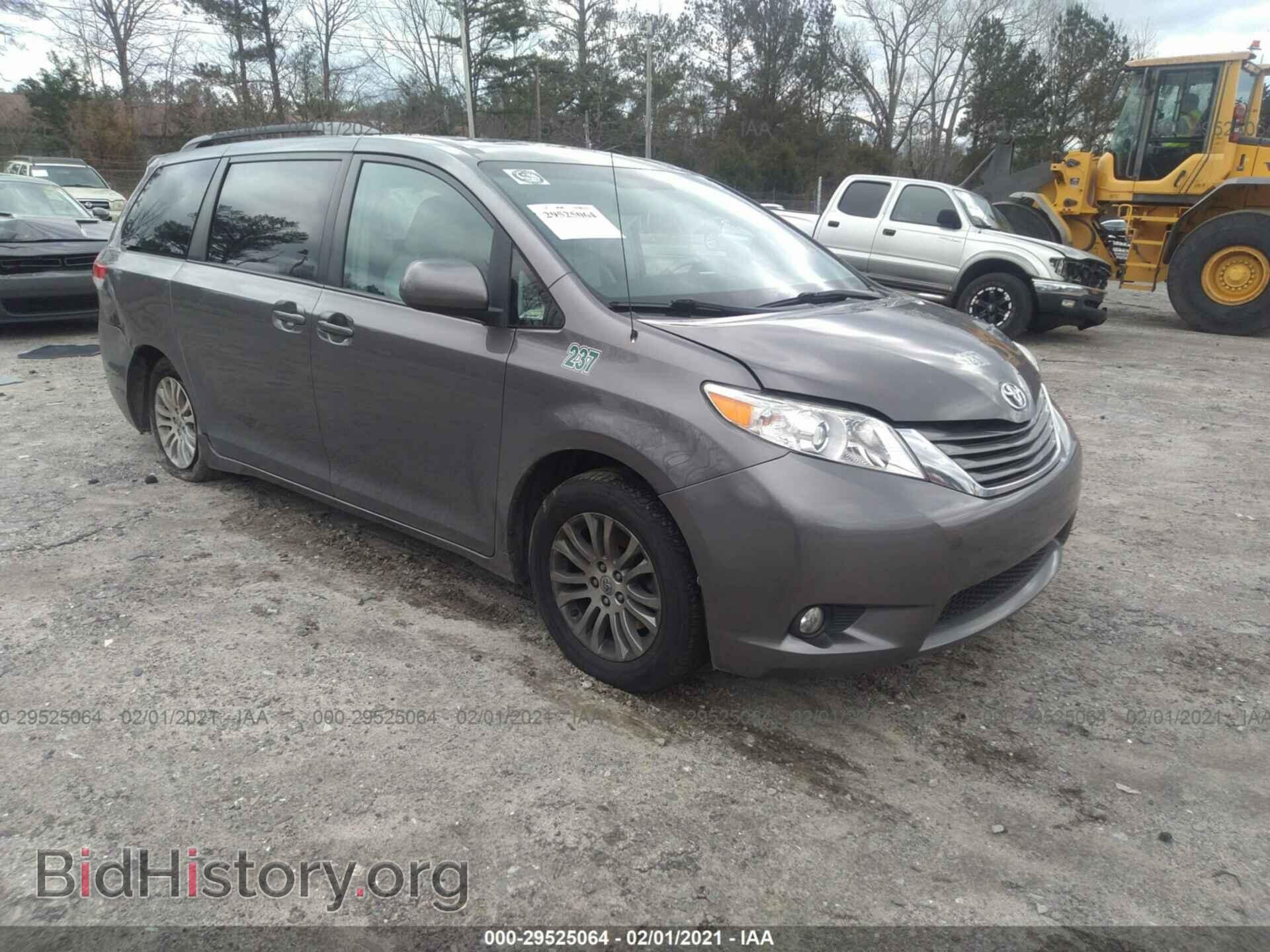 Фотография 5TDYK3DC4BS171045 - TOYOTA SIENNA 2011