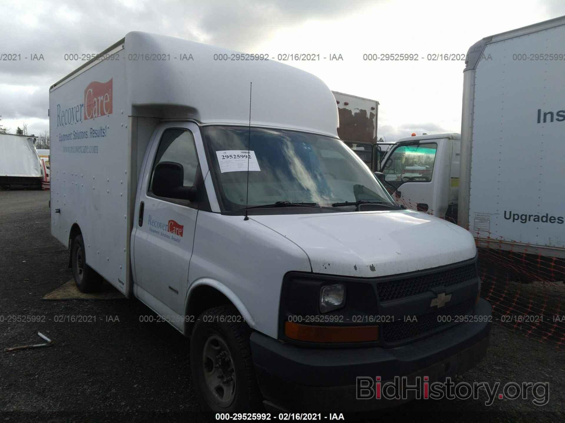 Photo 1GBHG316281191479 - CHEVROLET EXPRESS COMMERCIAL 2008
