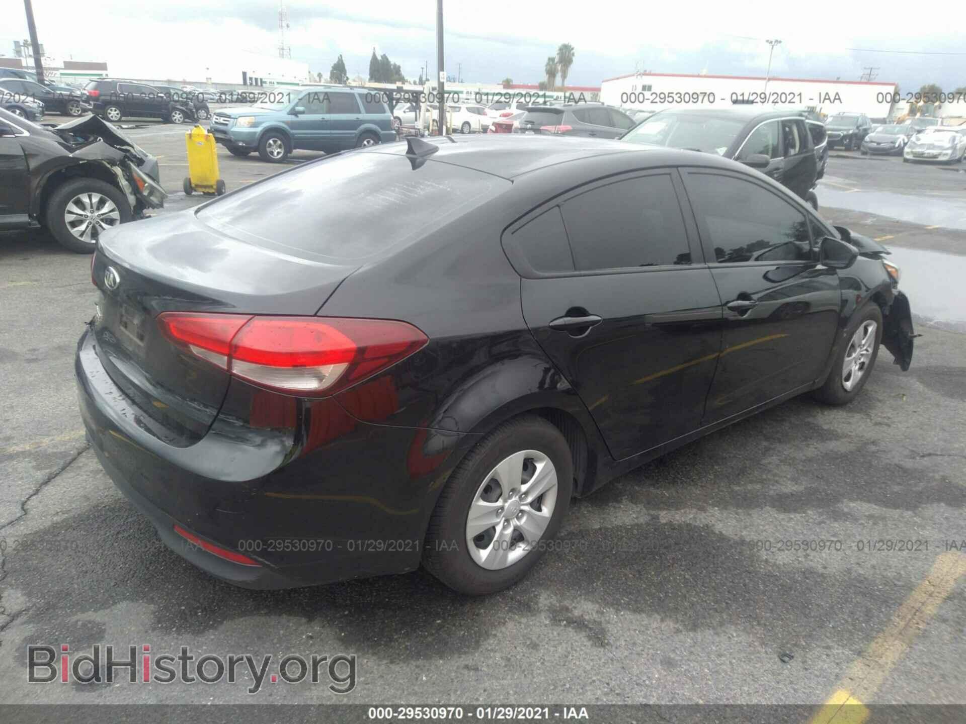 2017 KIA FORTE - VIN: 3KPFK4A77HE049951 - Фото 4