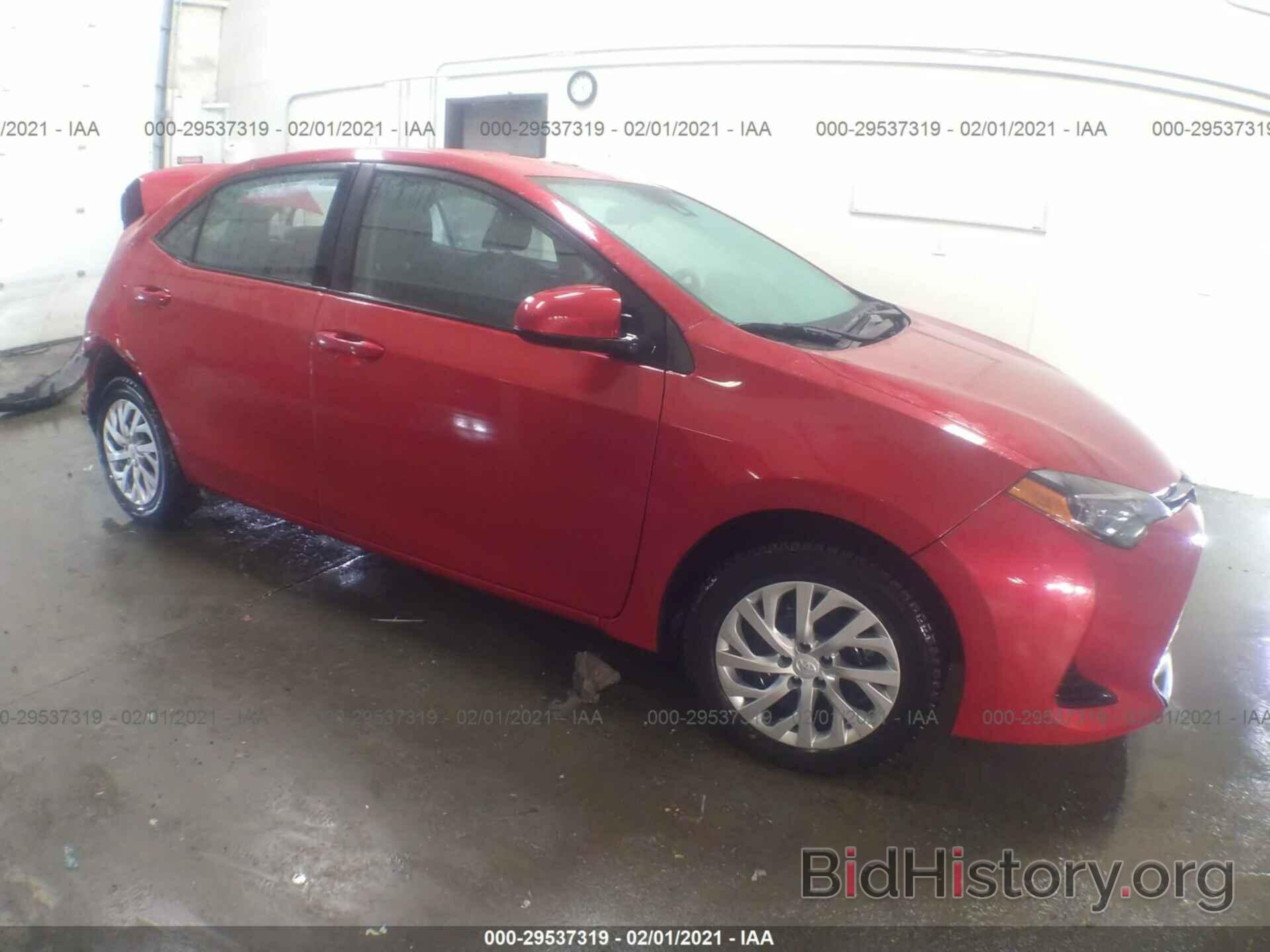 Photo 5YFBURHE7JP833125 - TOYOTA COROLLA 2018