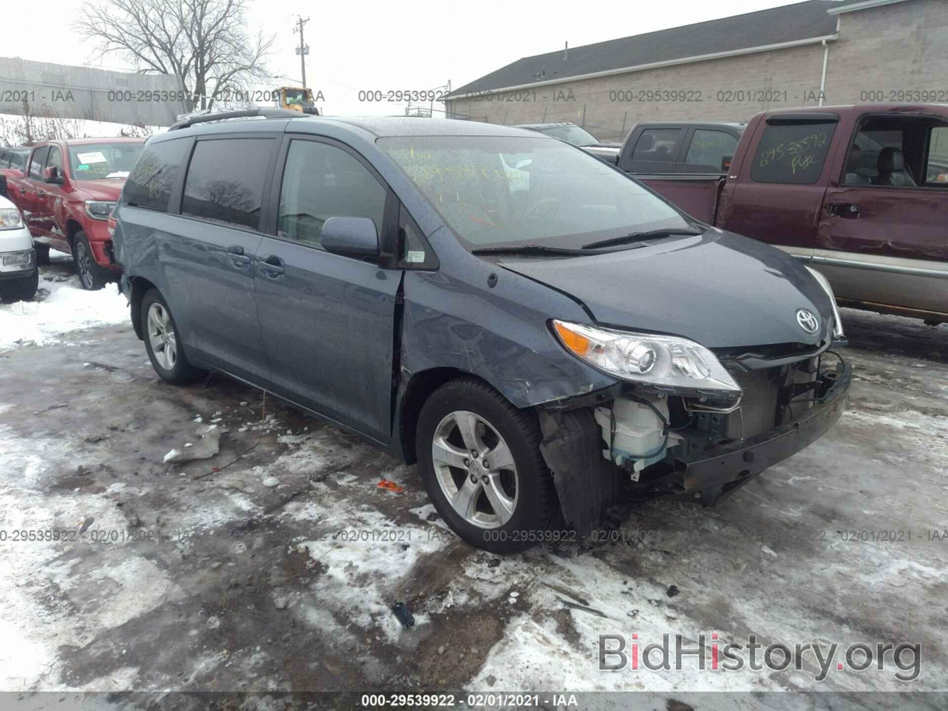 Photo 5TDKK3DC0DS356394 - TOYOTA SIENNA 2013