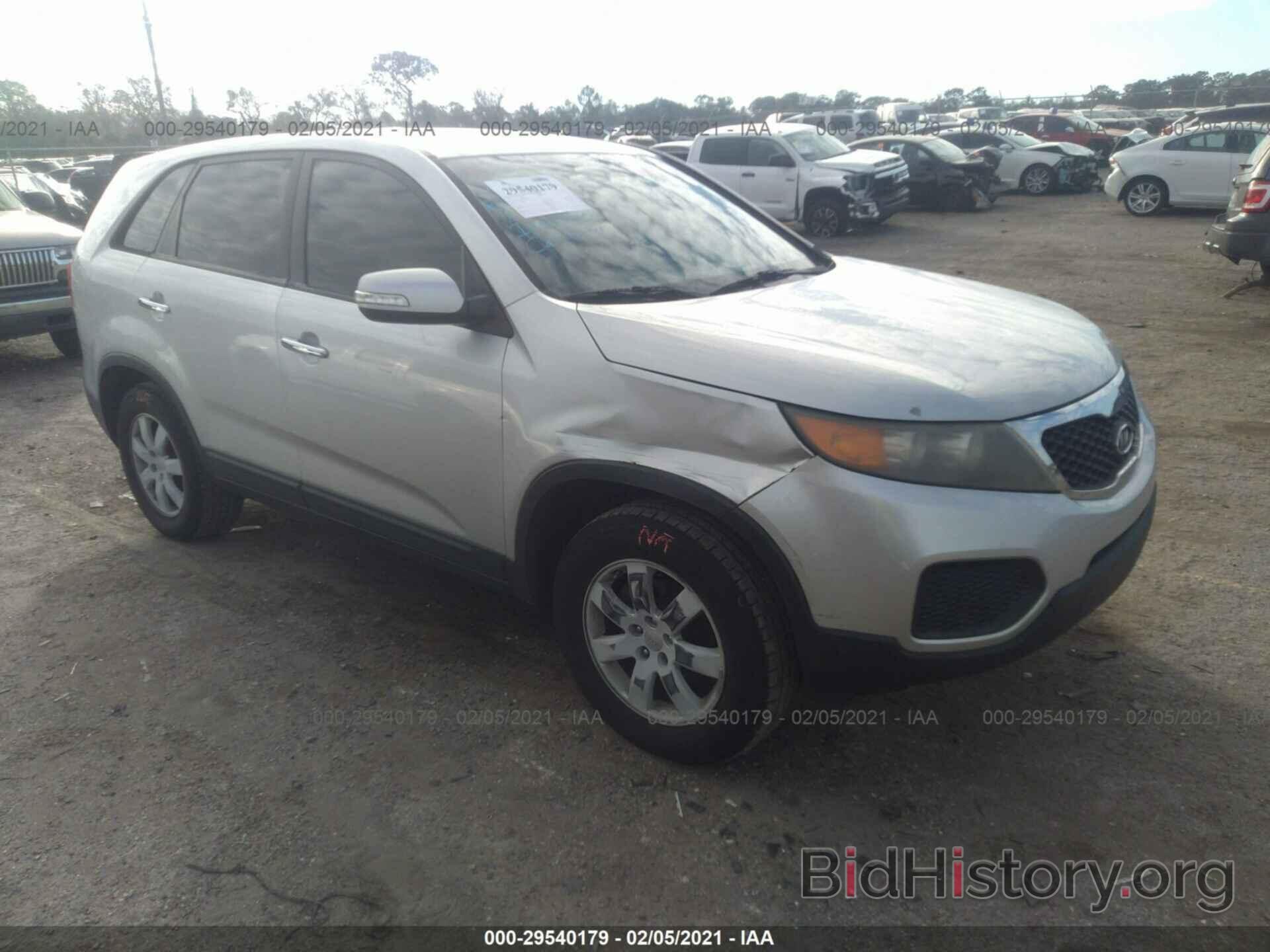 Photo 5XYKT3A1XBG001968 - KIA SORENTO 2011