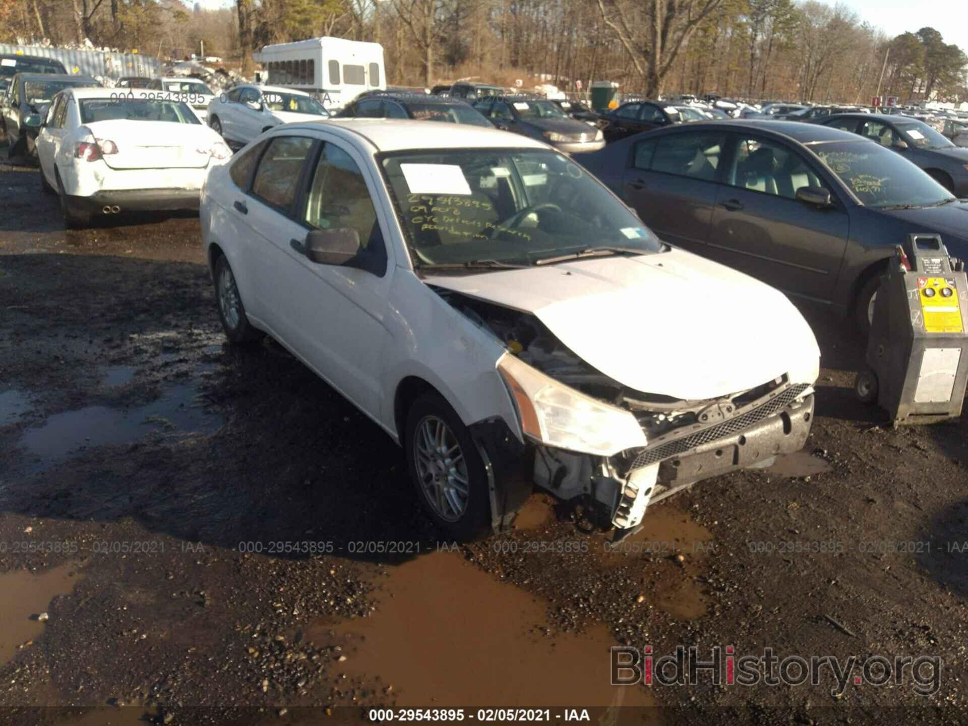 Photo 1FAHP35N49W171953 - FORD FOCUS 2009