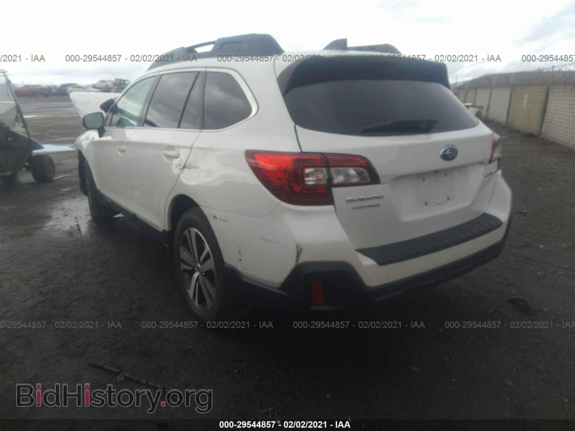 2018 SUBARU OUTBACK - VIN: 4S4BSANC1J3359820 - Фото 3