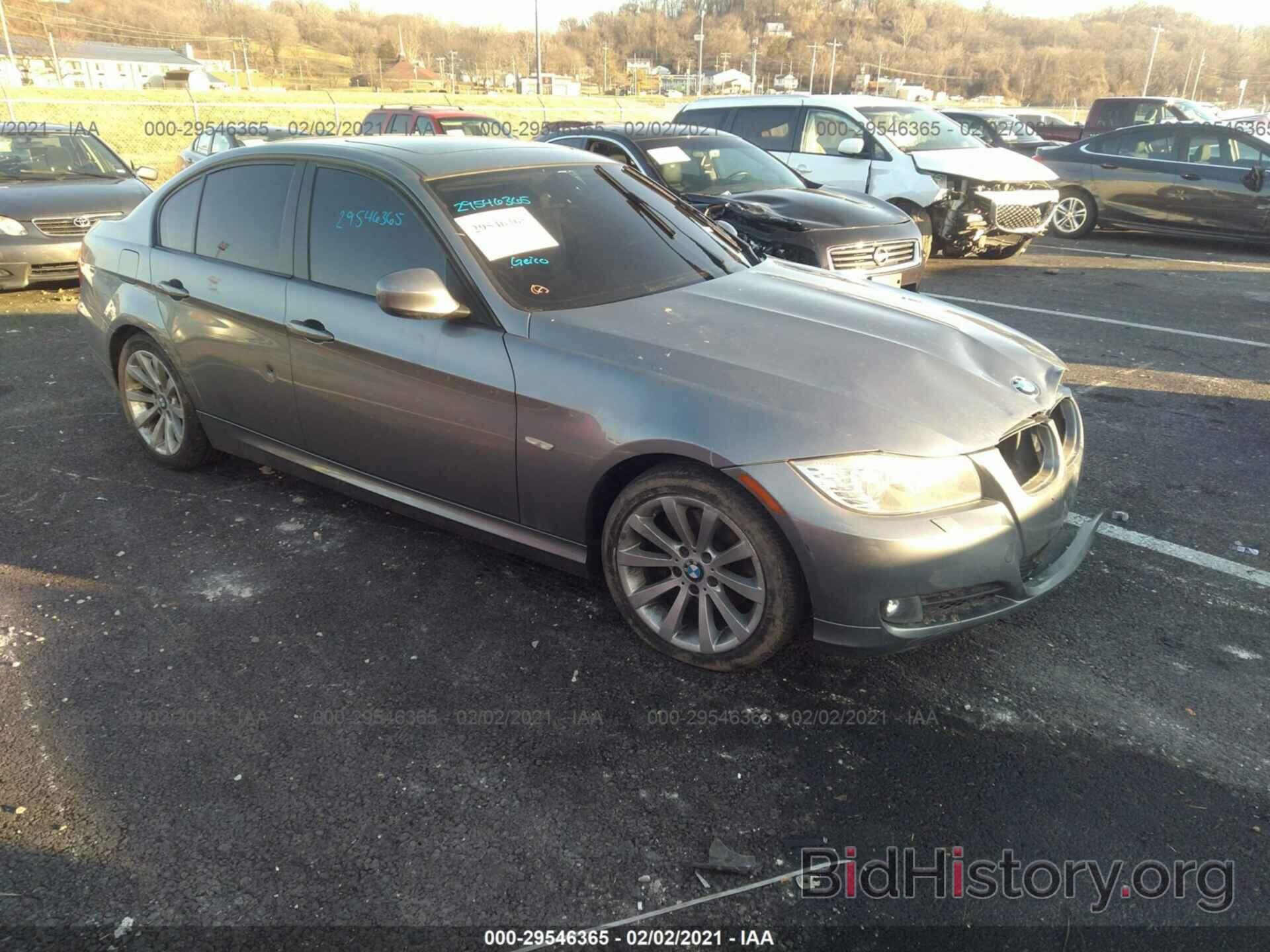 Photo WBAPH7C51BE678654 - BMW 3 SERIES 2011