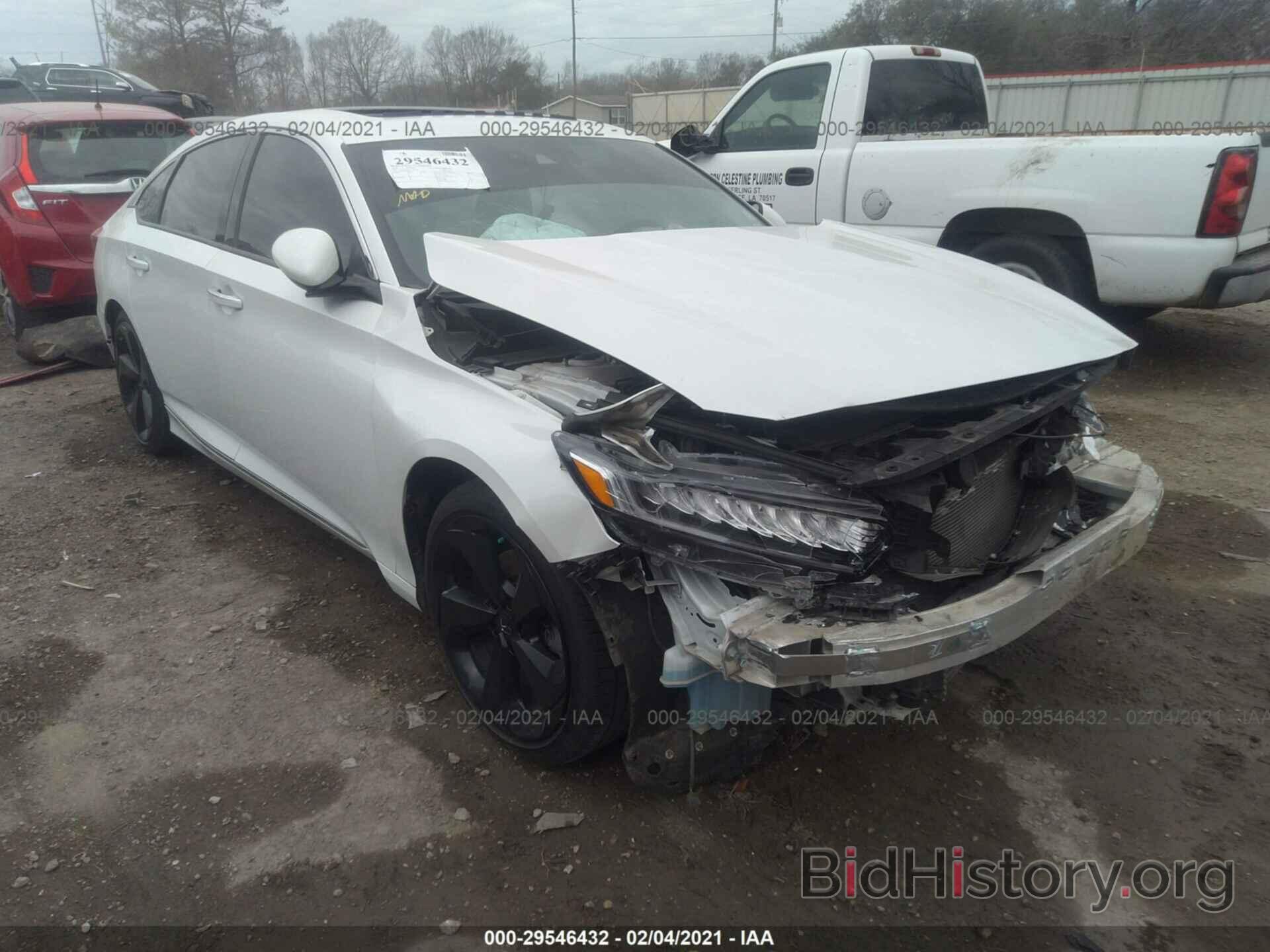 Photo 1HGCV1F98JA163406 - HONDA ACCORD SEDAN 2018