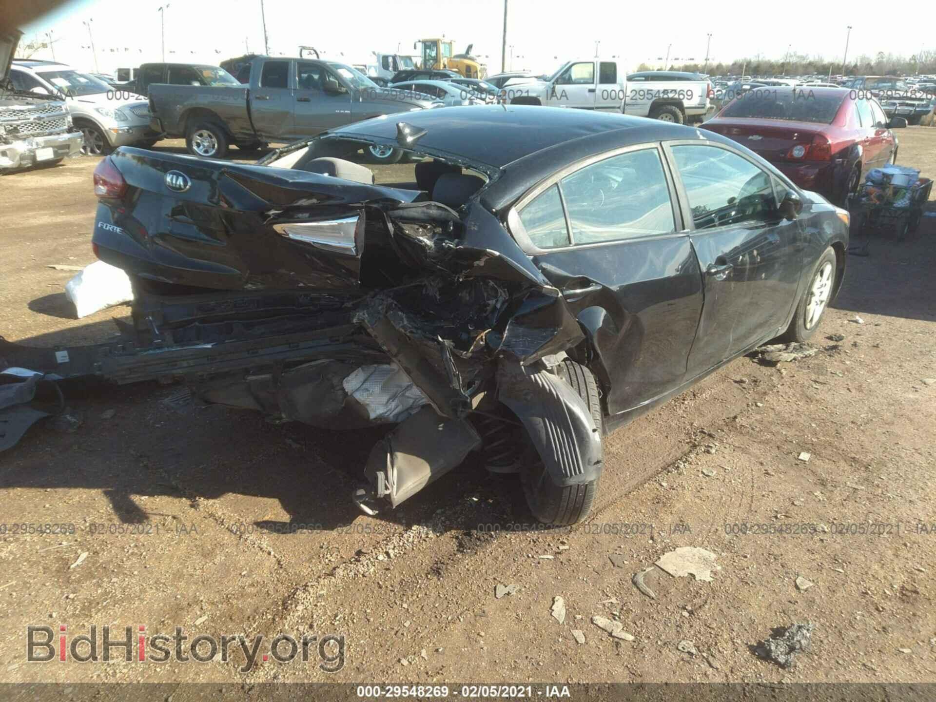 2017 KIA FORTE - VIN: 3KPFK4A76HE089387 - Photo 4