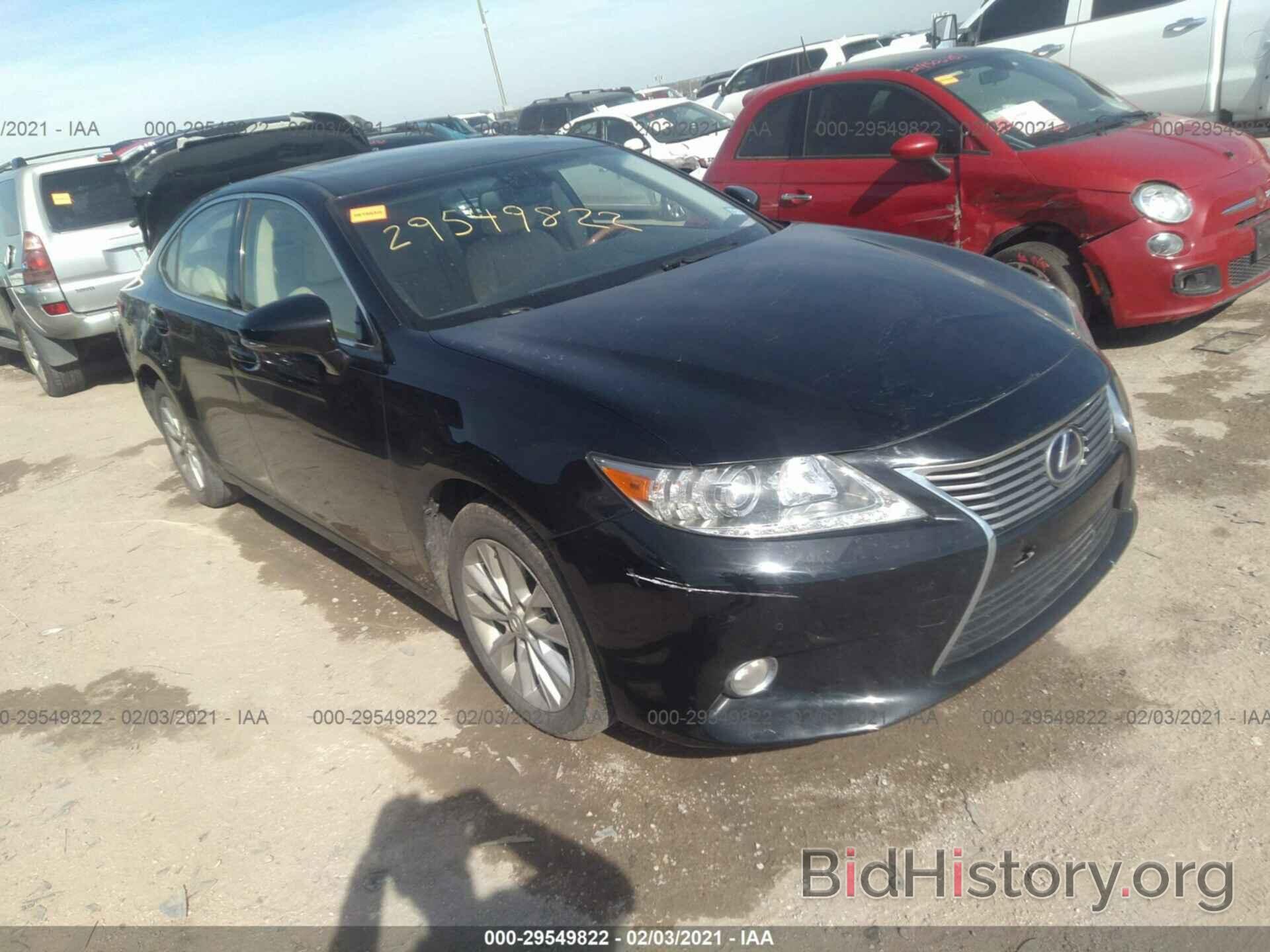 Photo JTHBW1GG1D2038636 - LEXUS ES 300H 2013