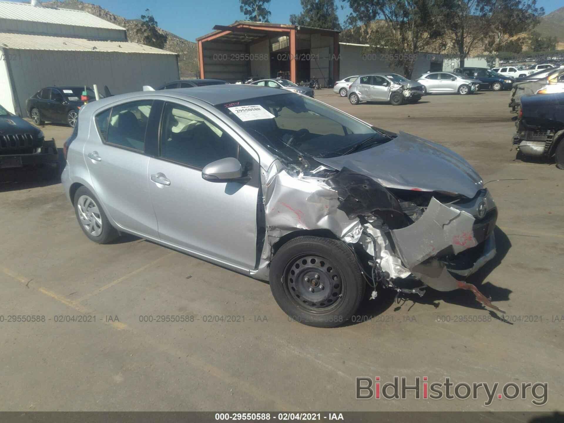 Photo JTDKDTB34F1088950 - TOYOTA PRIUS C 2015