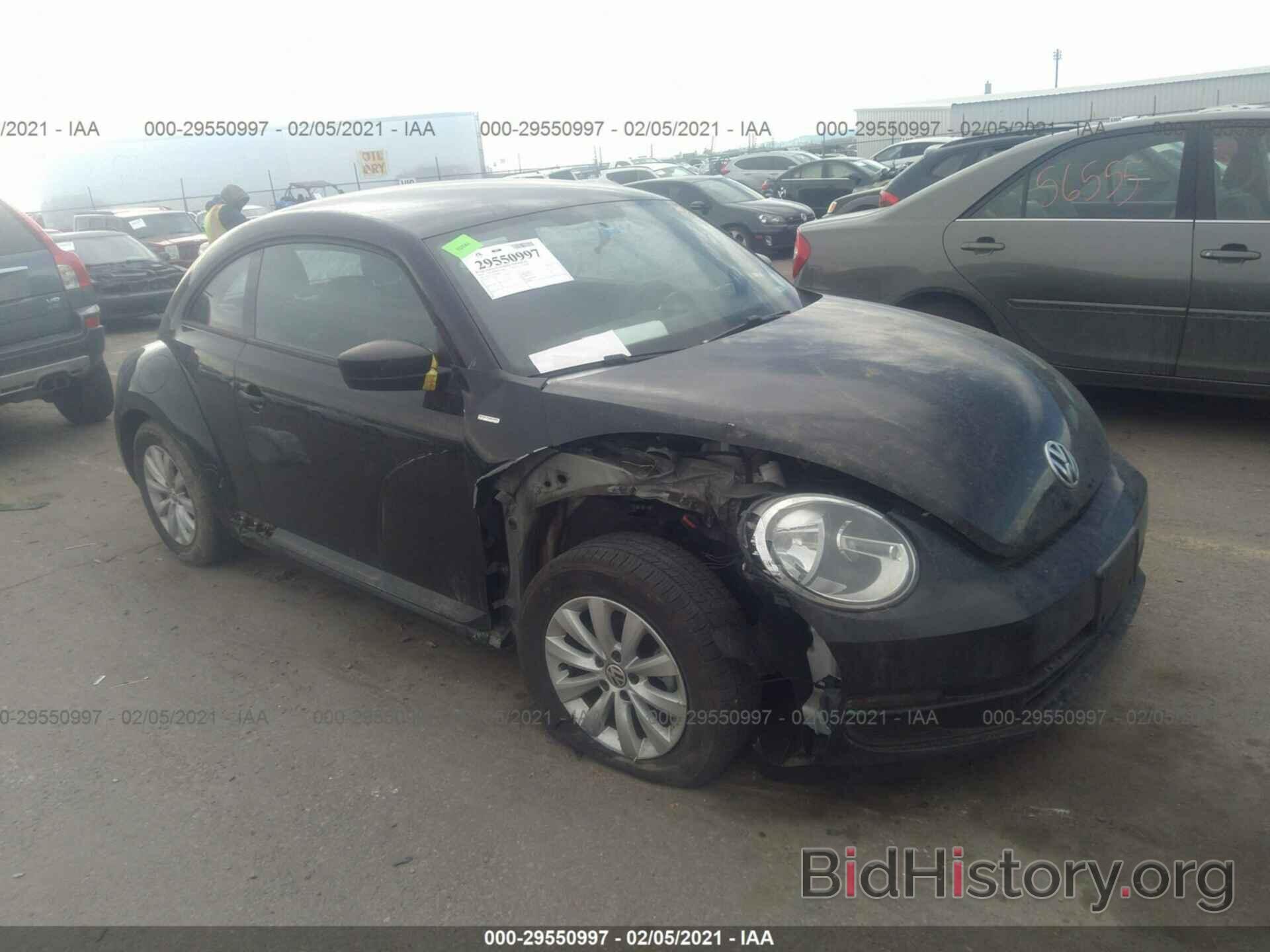 Photo 3VWF17AT2GM611421 - VOLKSWAGEN BEETLE COUPE 2016