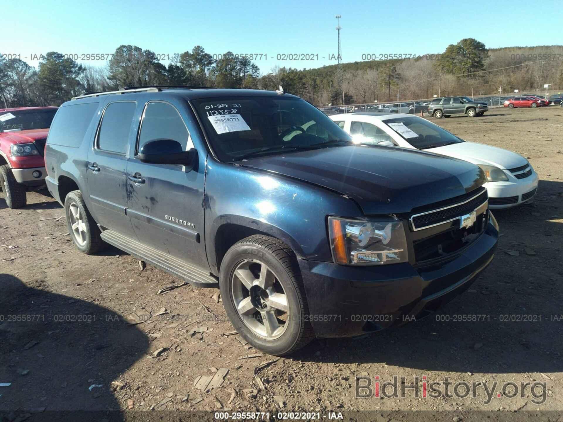 Photo 1GNFC16077J203722 - CHEVROLET SUBURBAN 2007