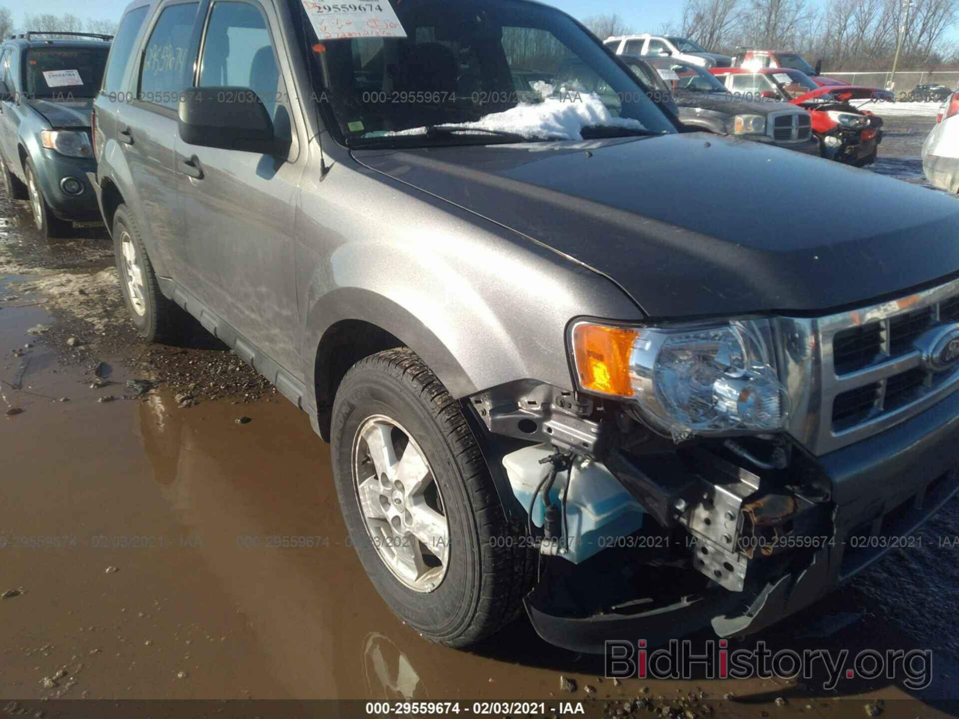 Photo 1FMCU0D76BKA32818 - FORD ESCAPE 2011