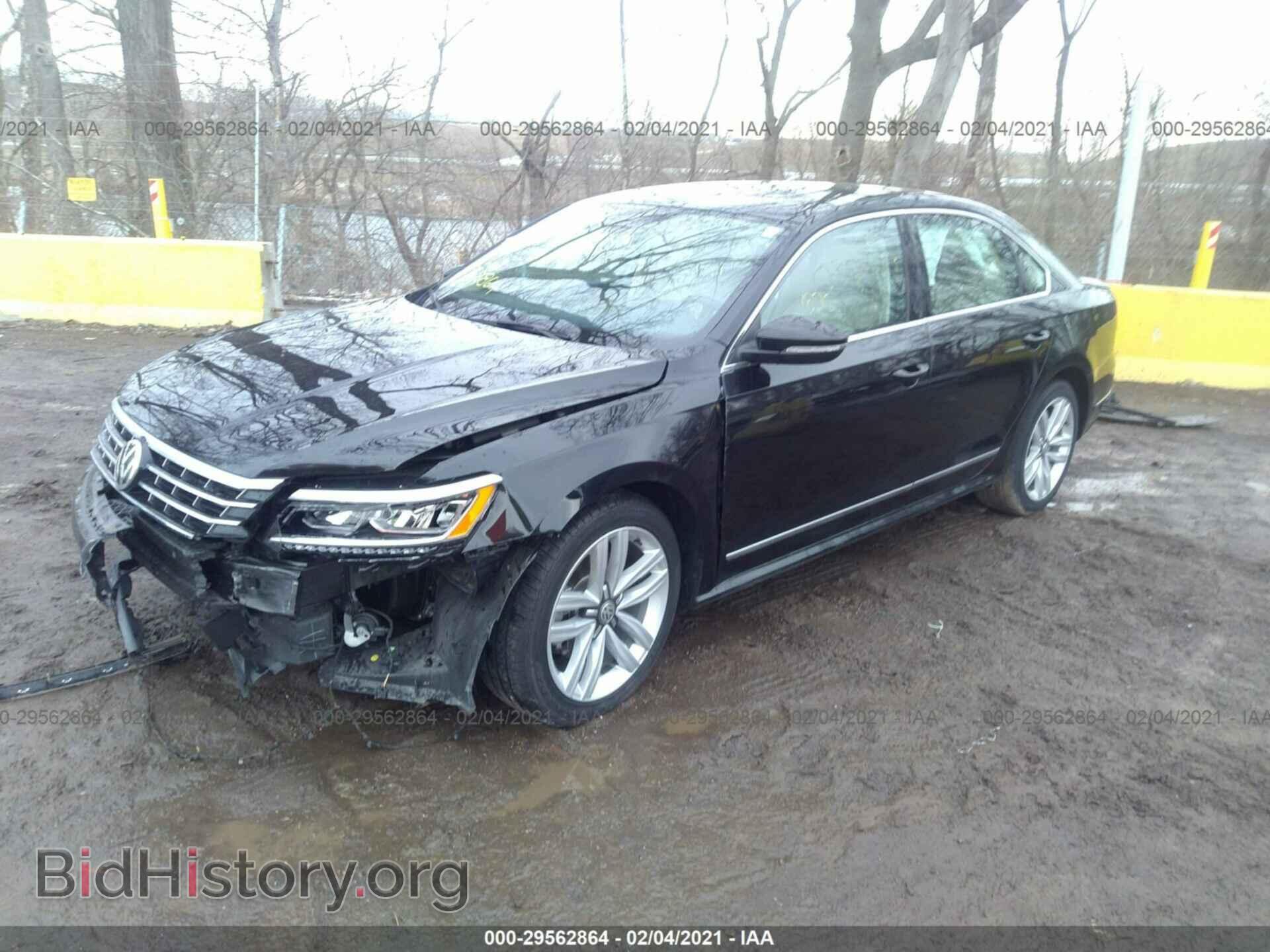 2017 VOLKSWAGEN PASSAT - VIN: 1VWCM7A37HC035578 - Фото 2