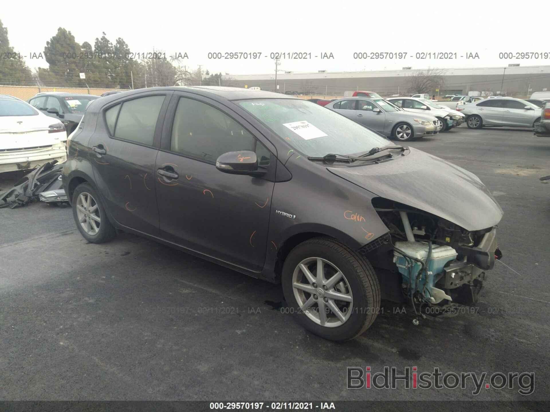 Фотография JTDKDTB36G1589033 - TOYOTA PRIUS C 2016