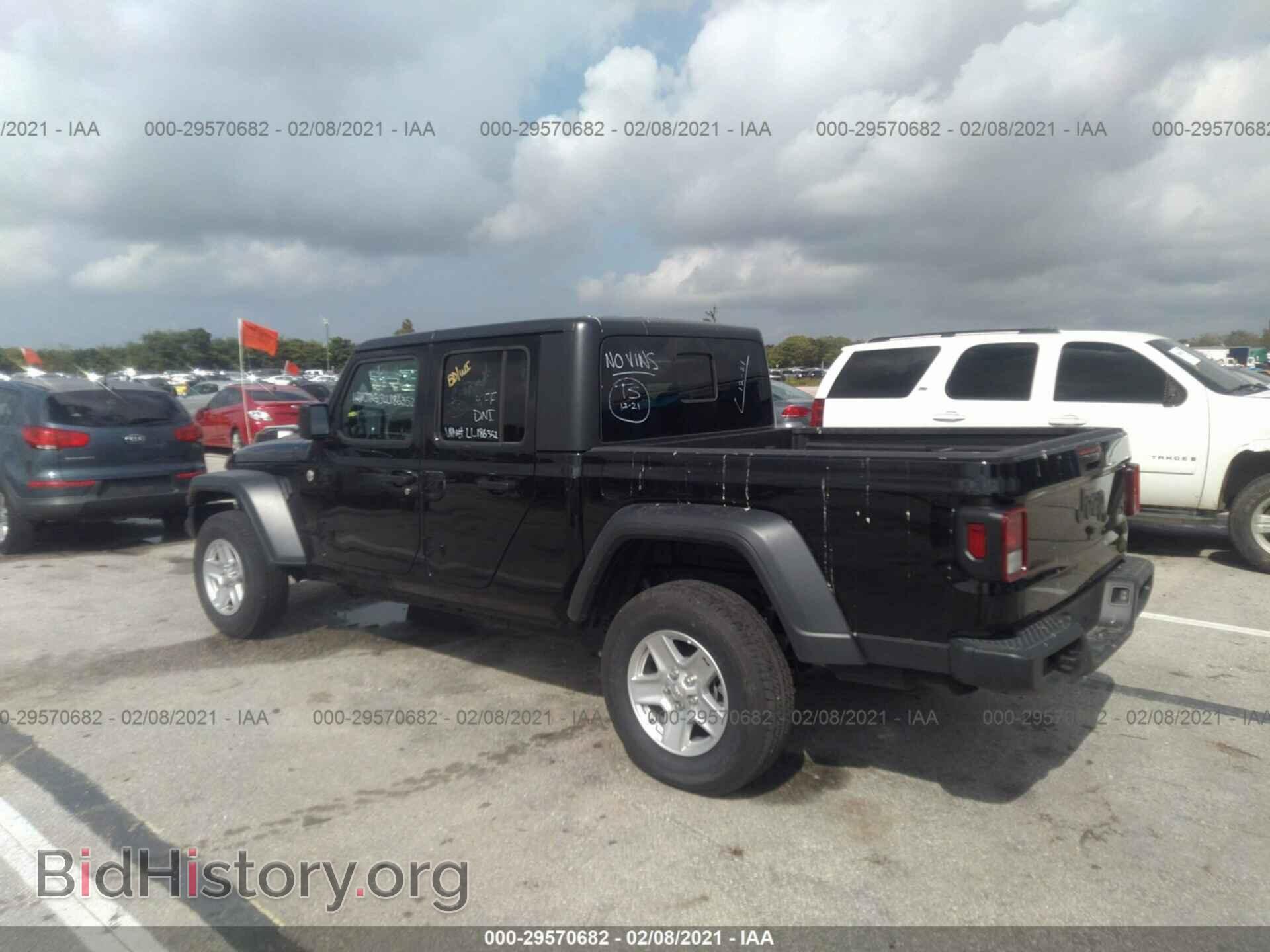 2020 JEEP GLADIATOR - VIN: 1C6HJTAG5LL186352 - Фото 3