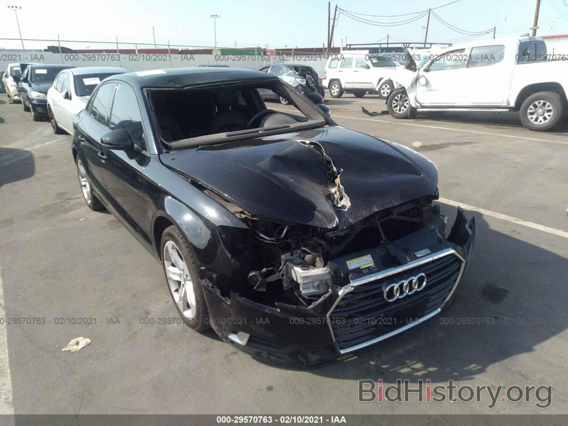 Photo WAUAUGFF8H1027169 - AUDI A3 SEDAN 2017