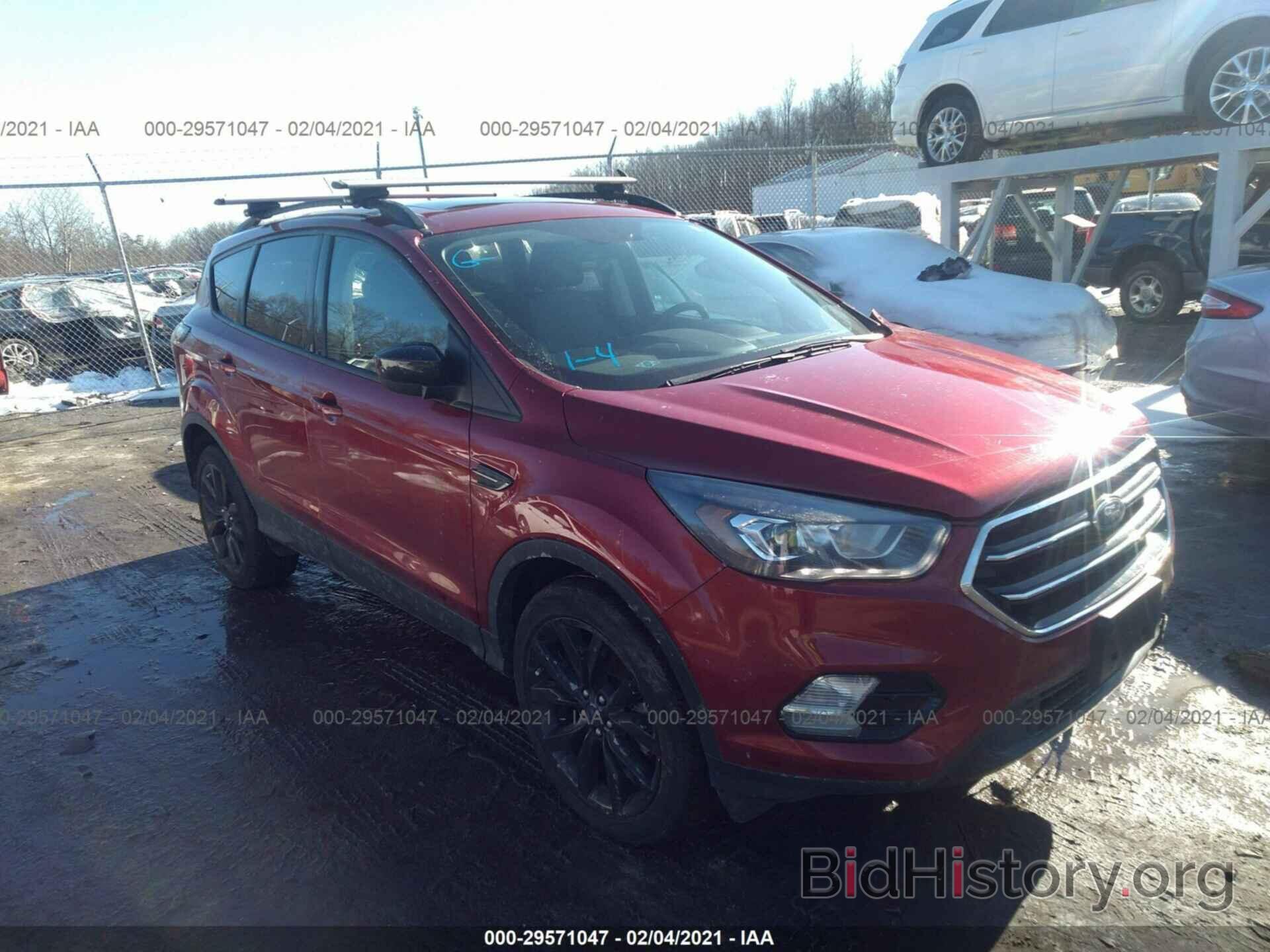 Фотография 1FMCU9GD4HUC70637 - FORD ESCAPE 2017