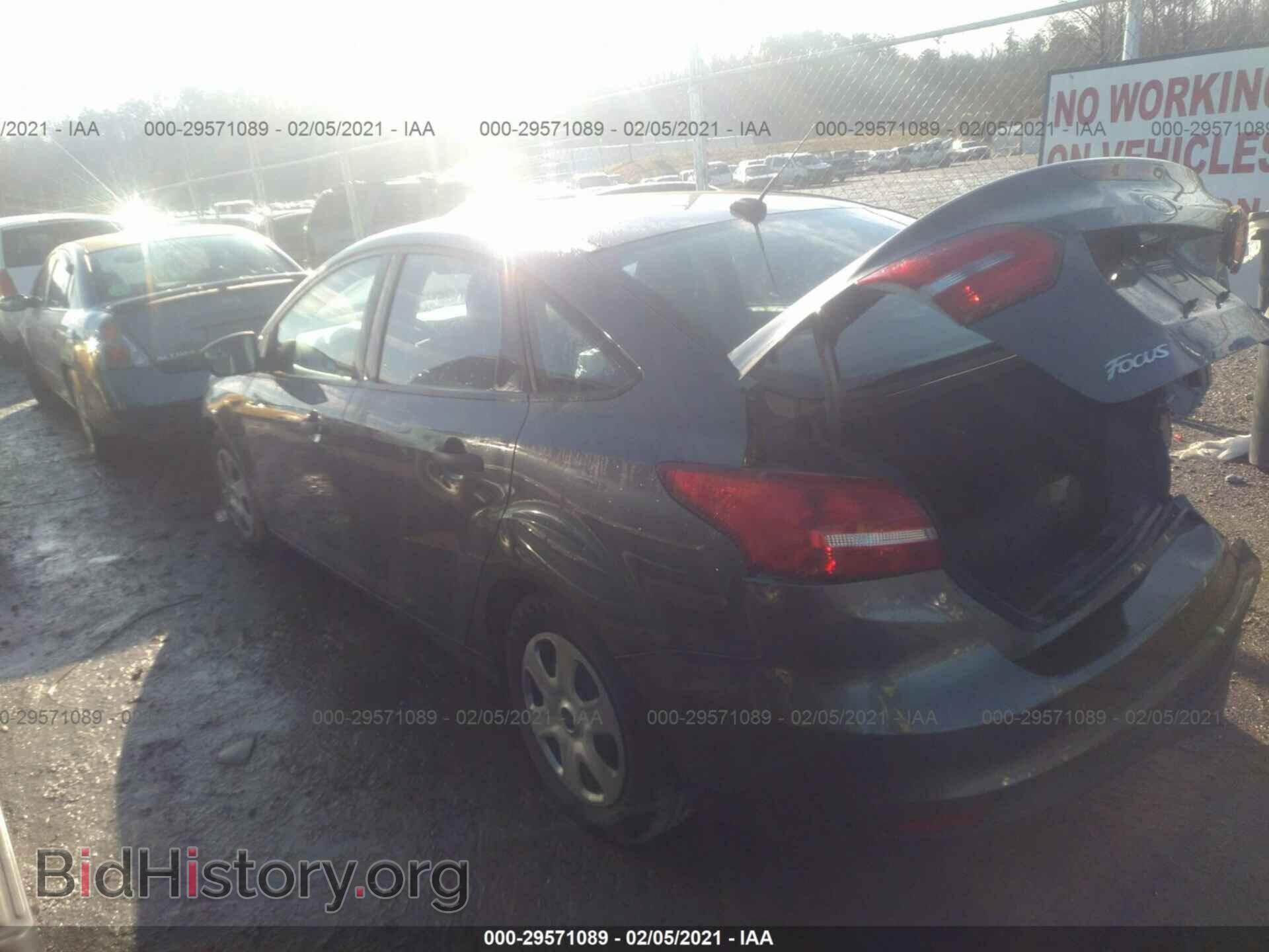 2017 FORD FOCUS - VIN: 1FADP3E24HL323895 - Photo 3