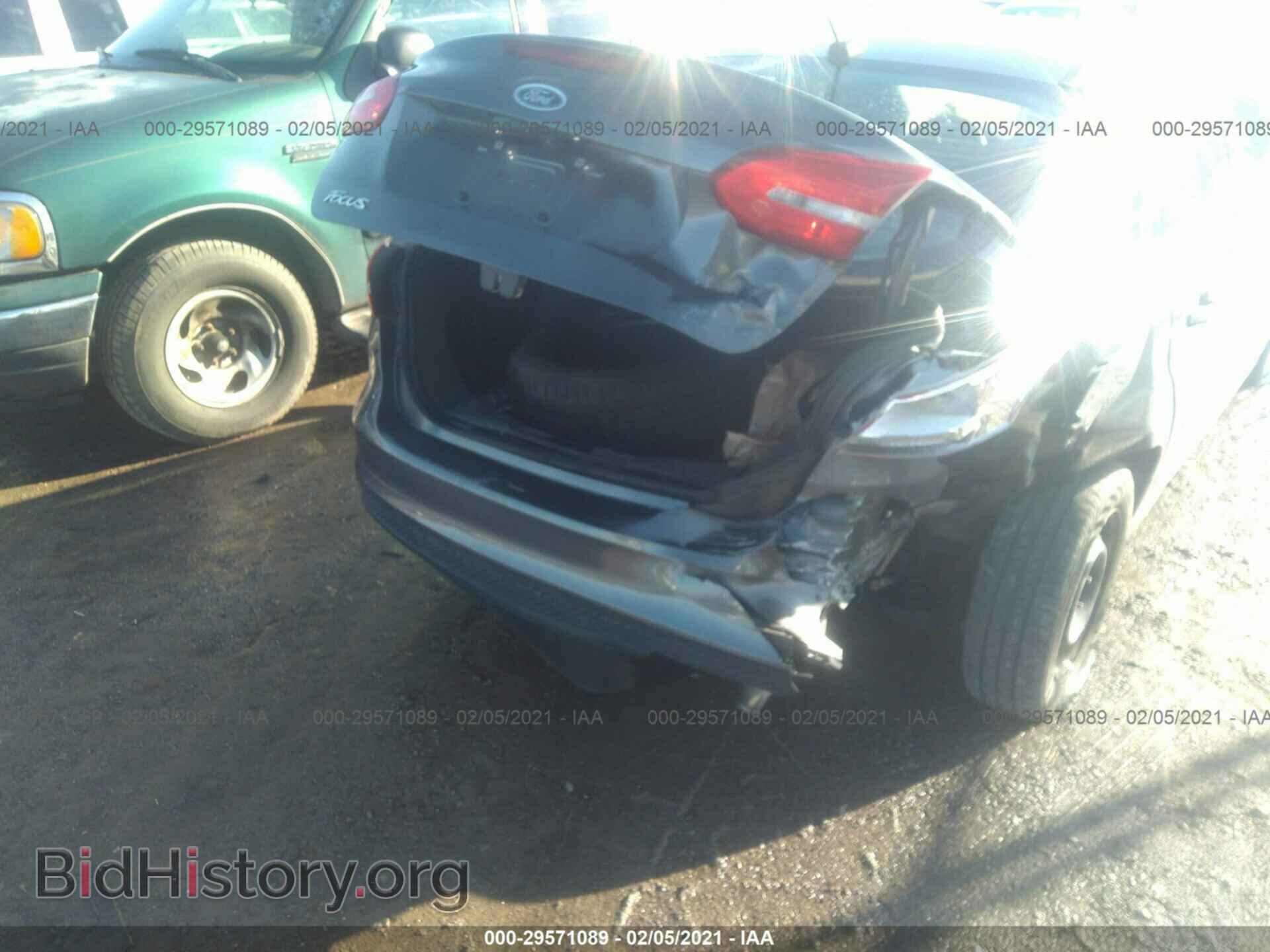 2017 FORD FOCUS - VIN: 1FADP3E24HL323895 - Photo 6
