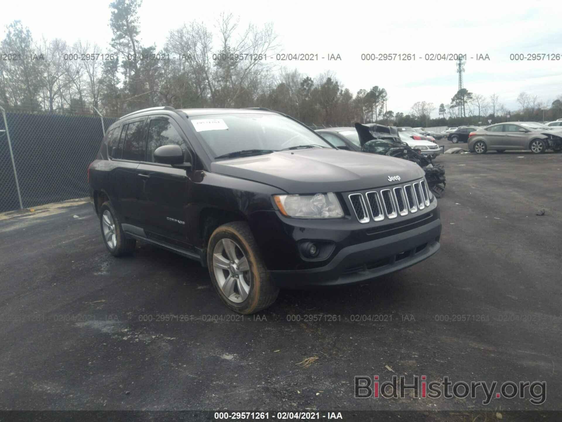 Photo 1J4NF1FB5BD134947 - JEEP COMPASS 2011