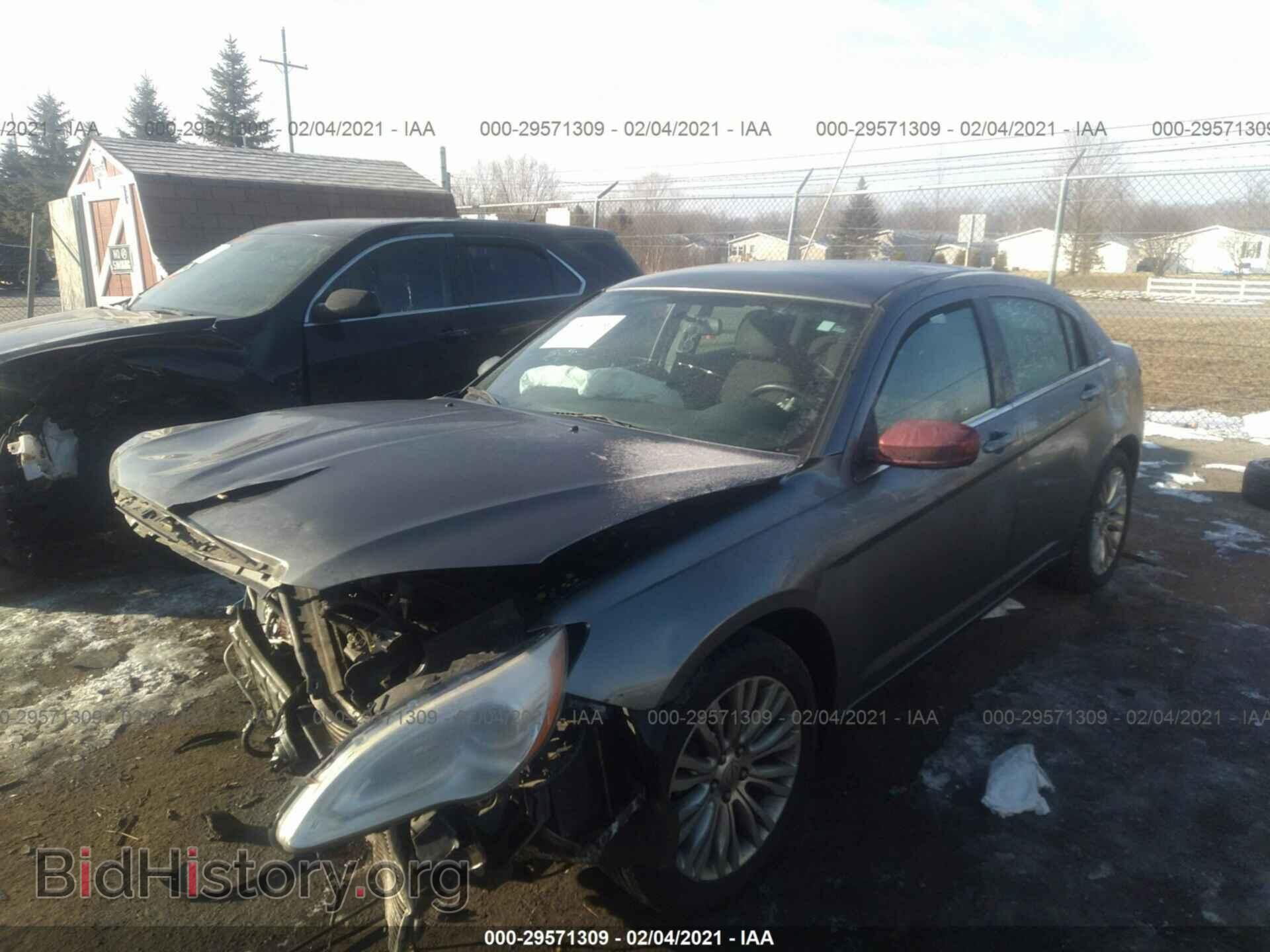 2012 CHRYSLER 200 - VIN: 1C3CCBAB0CN248812 - Фото 2