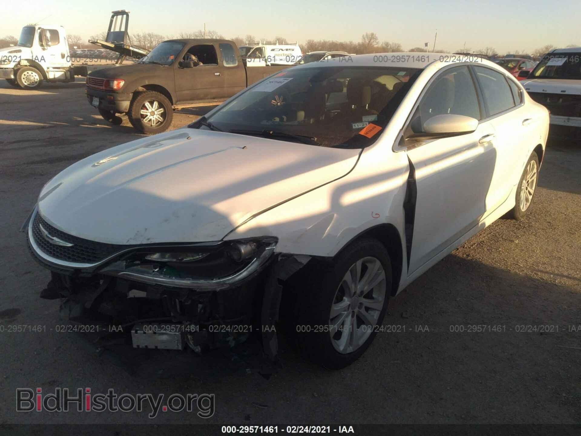 2015 CHRYSLER 200 - VIN: 1C3CCCAB3FN692552 - Photo 2