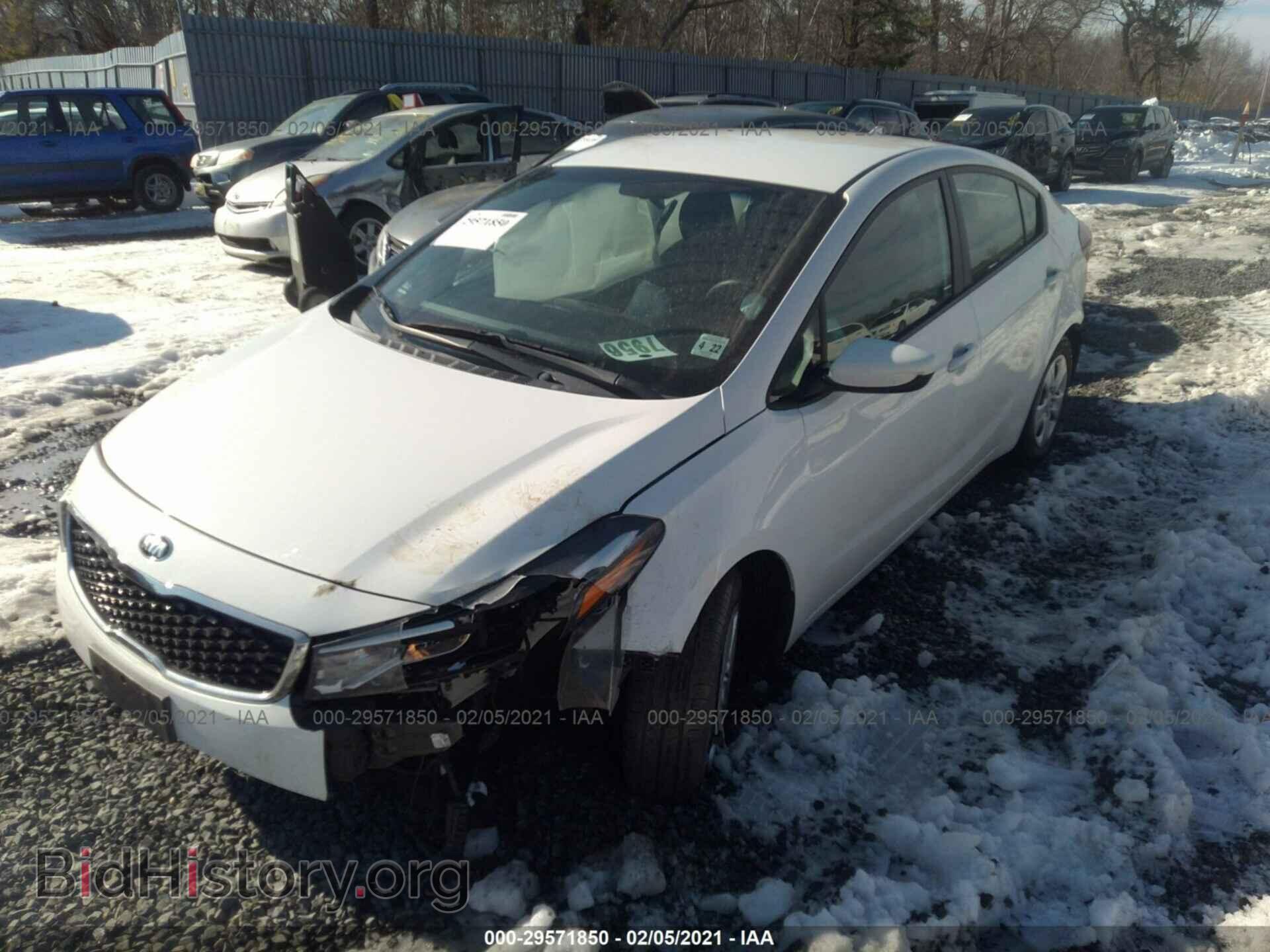 2017 KIA FORTE - VIN: 3KPFK4A73HE053575 - Photo 2
