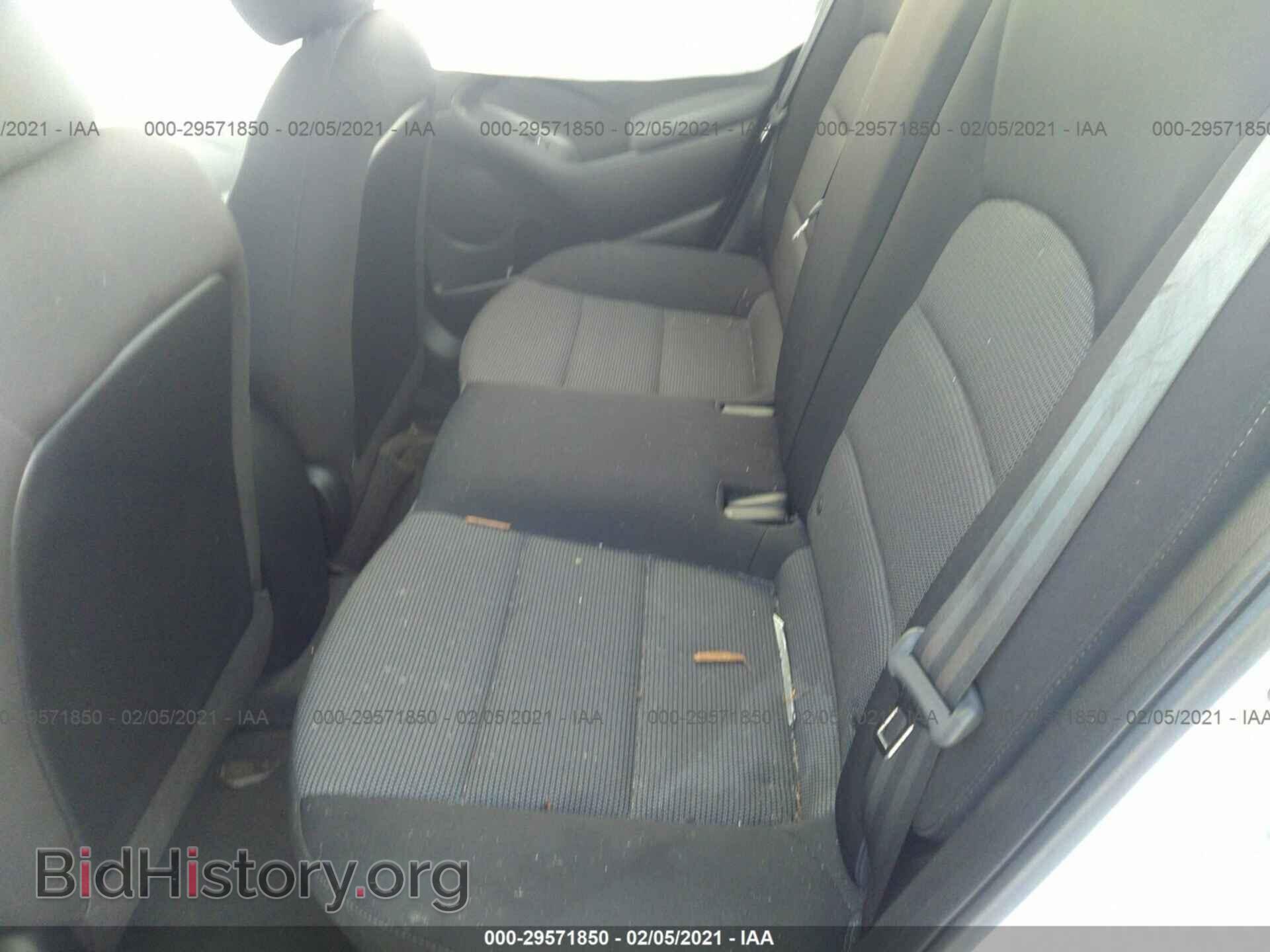 2017 KIA FORTE - VIN: 3KPFK4A73HE053575 - Photo 8