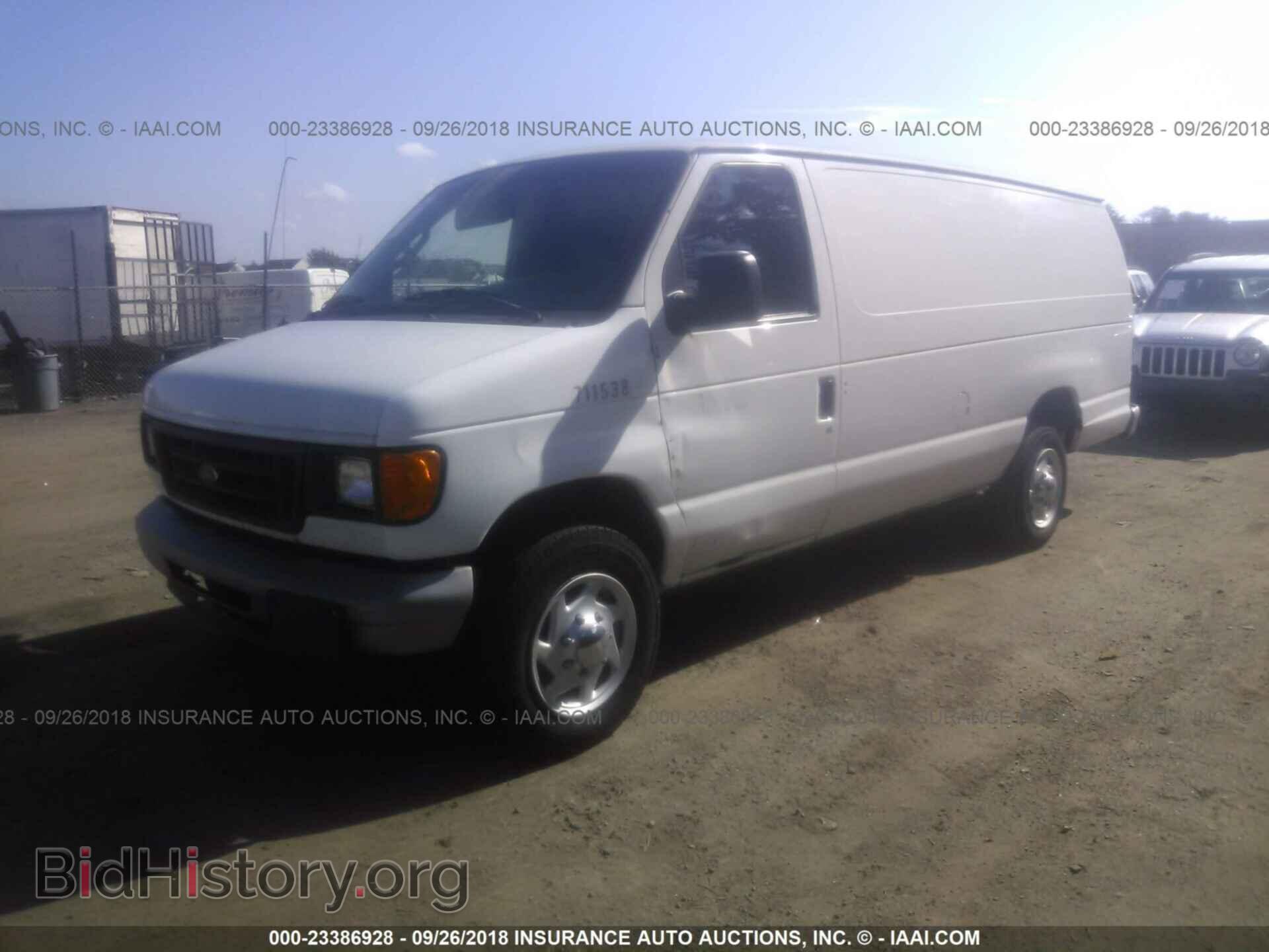 2004 FORD ECONOLINE - VIN: 1FTSS34P04HA72724 - Фото 2