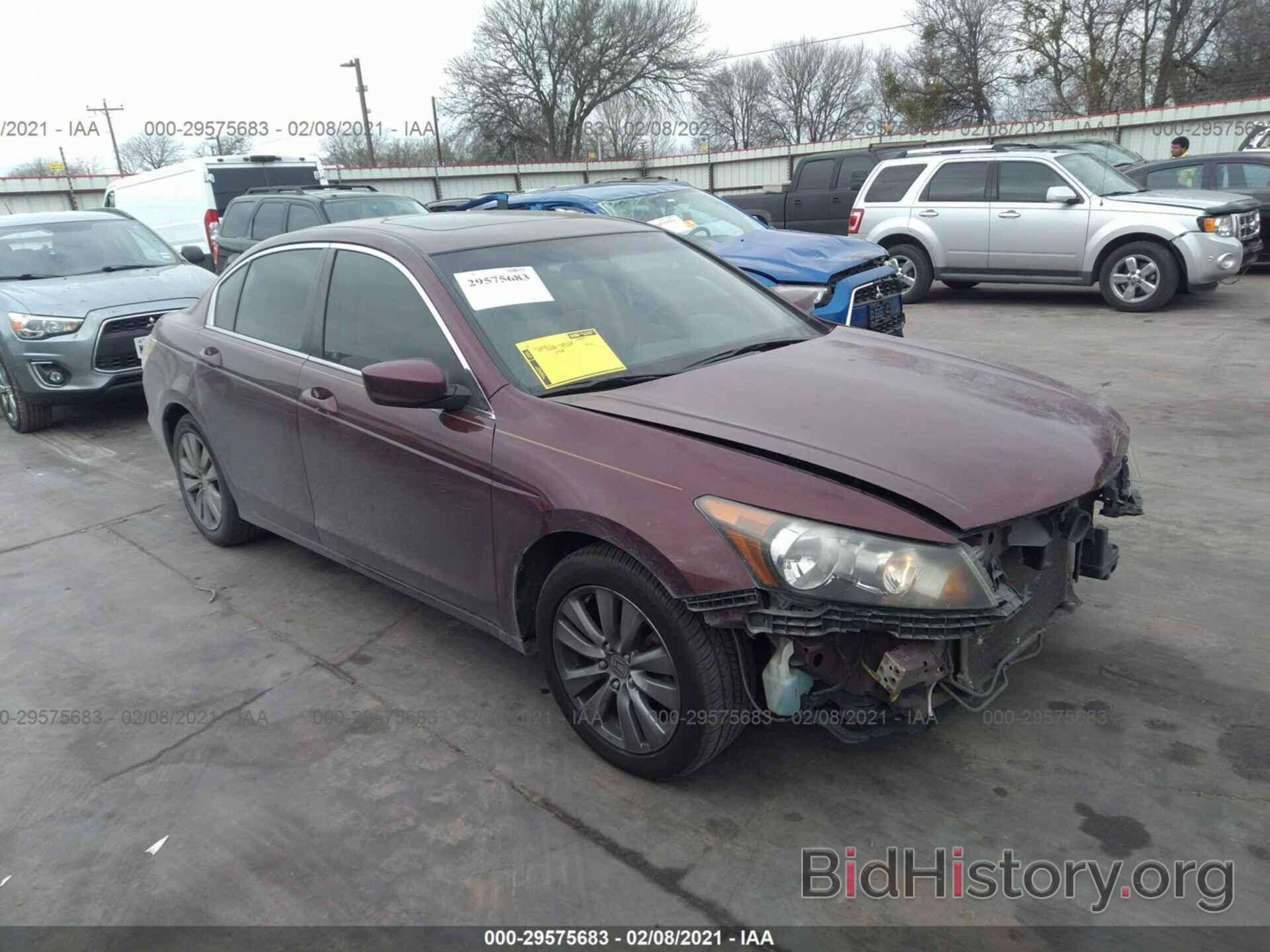 Photo 1HGCP2F77CA184250 - HONDA ACCORD SDN 2012