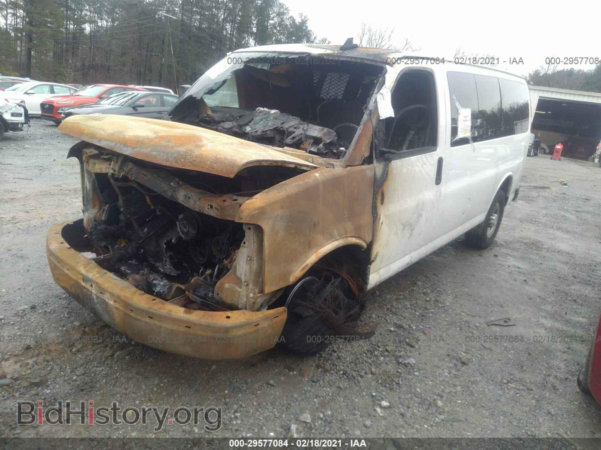 2017 CHEVROLET EXPRESS CARGO VAN - VIN: 1GCWGAFFXH1131241 - Фото 2