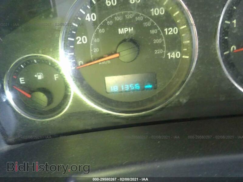 2006 Jeep COMMANDER (VIN 1J8HH48K36C286516) — photo 7 of 12