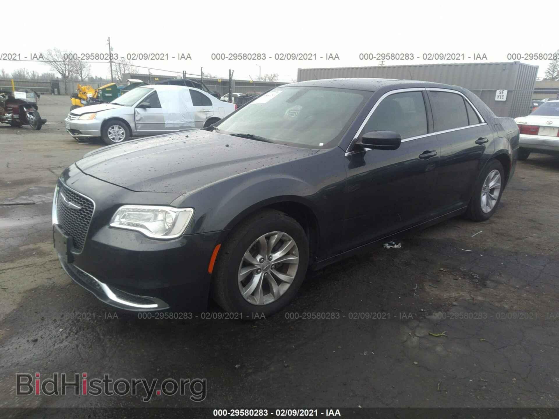 2016 CHRYSLER 300 - VIN: 2C3CCAAG5GH260605 - Фото 2
