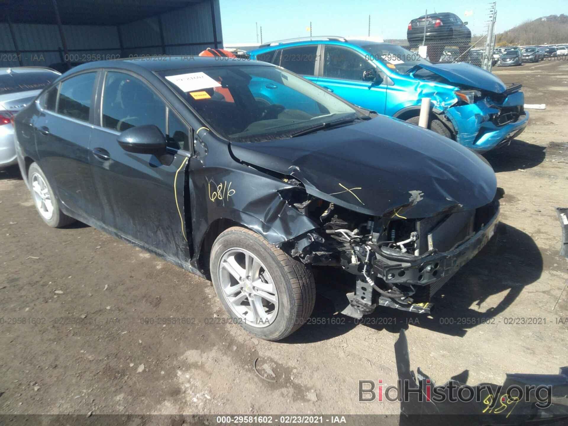 Photo 1G1BE5SM8J7104339 - CHEVROLET CRUZE 2018