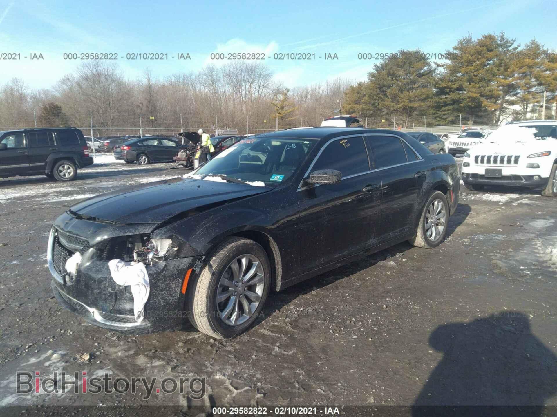 2015 CHRYSLER 300 - VIN: 2C3CCARG6FH854039 - Фото 2