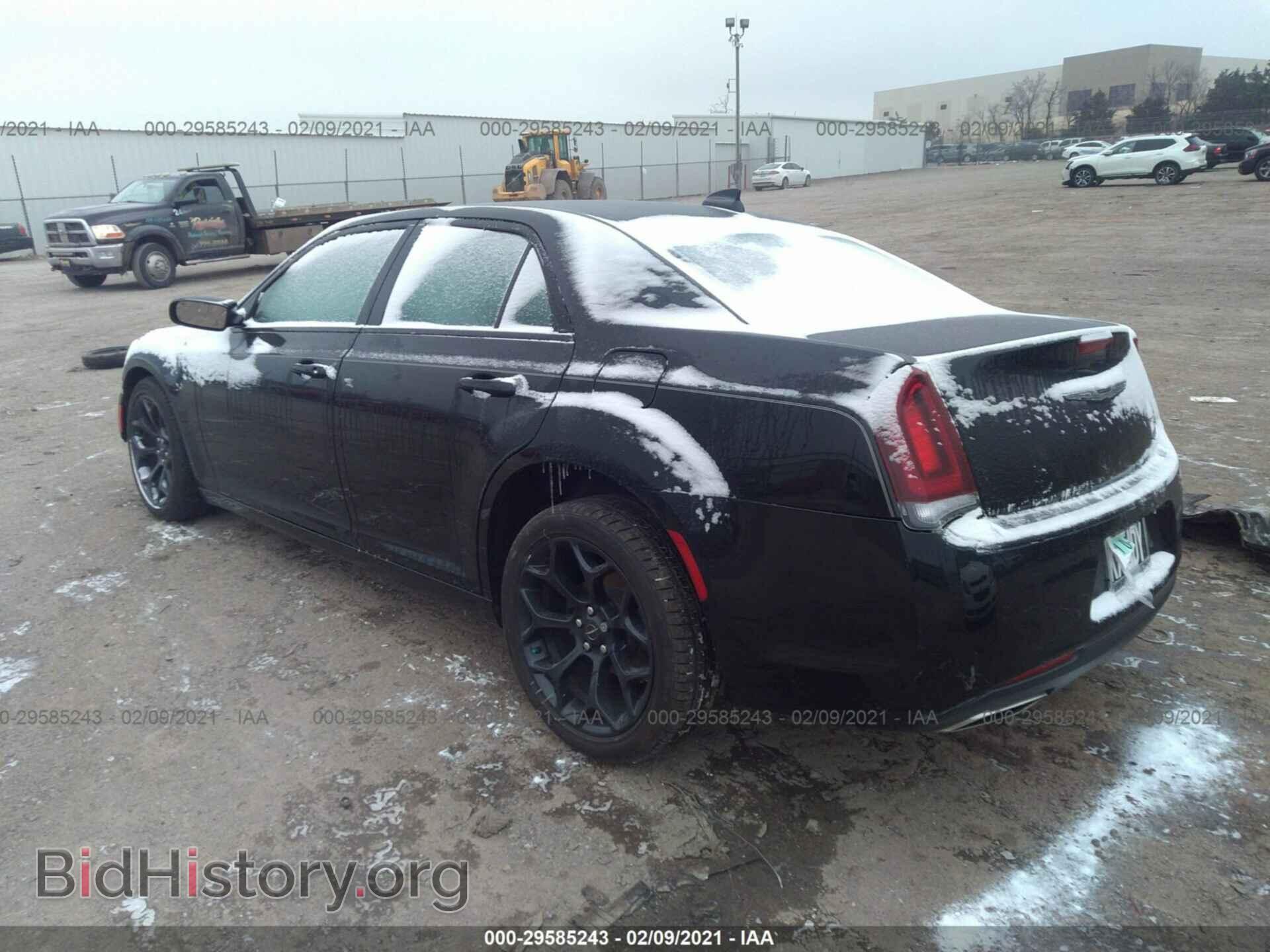 2019 CHRYSLER 300 - VIN: 2C3CCABG6KH565182 - Фото 3