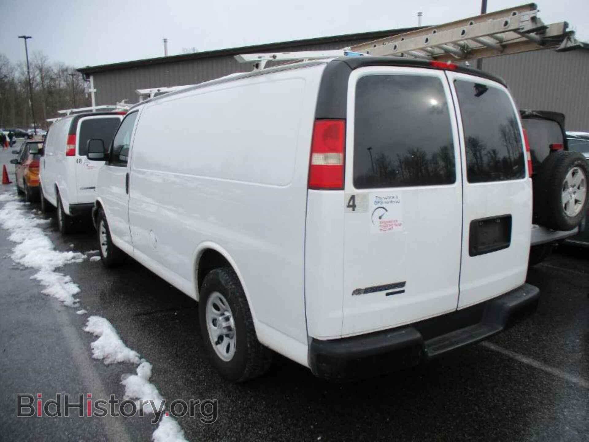 2011 CHEVROLET EXPRESS CARGO VAN - VIN: 1GCSGAFX2B1171604 - Фото 2