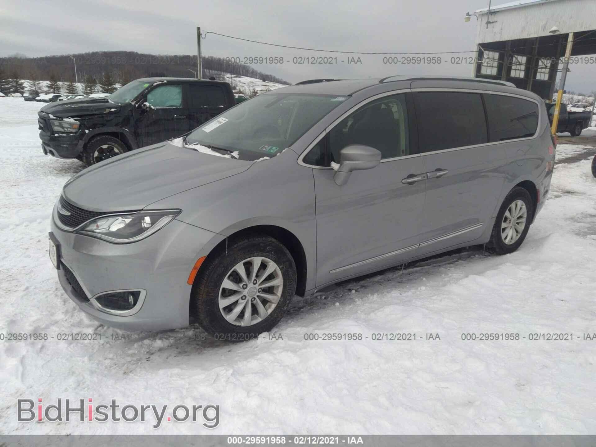 2018 CHRYSLER PACIFICA - VIN: 2C4RC1BG3JR217340 - Фото 2