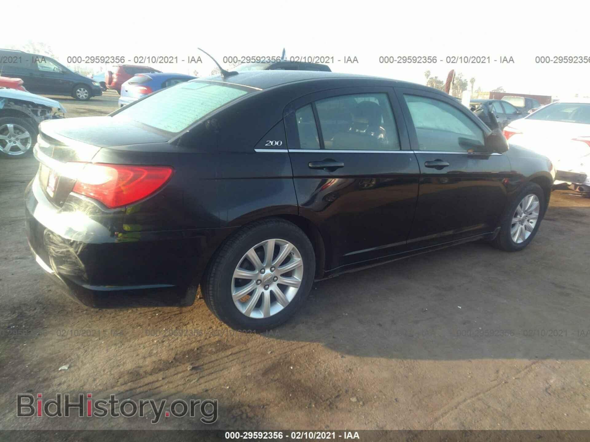 2013 CHRYSLER 200 - VIN: 1C3CCBBG8DN532040 - Фото 4