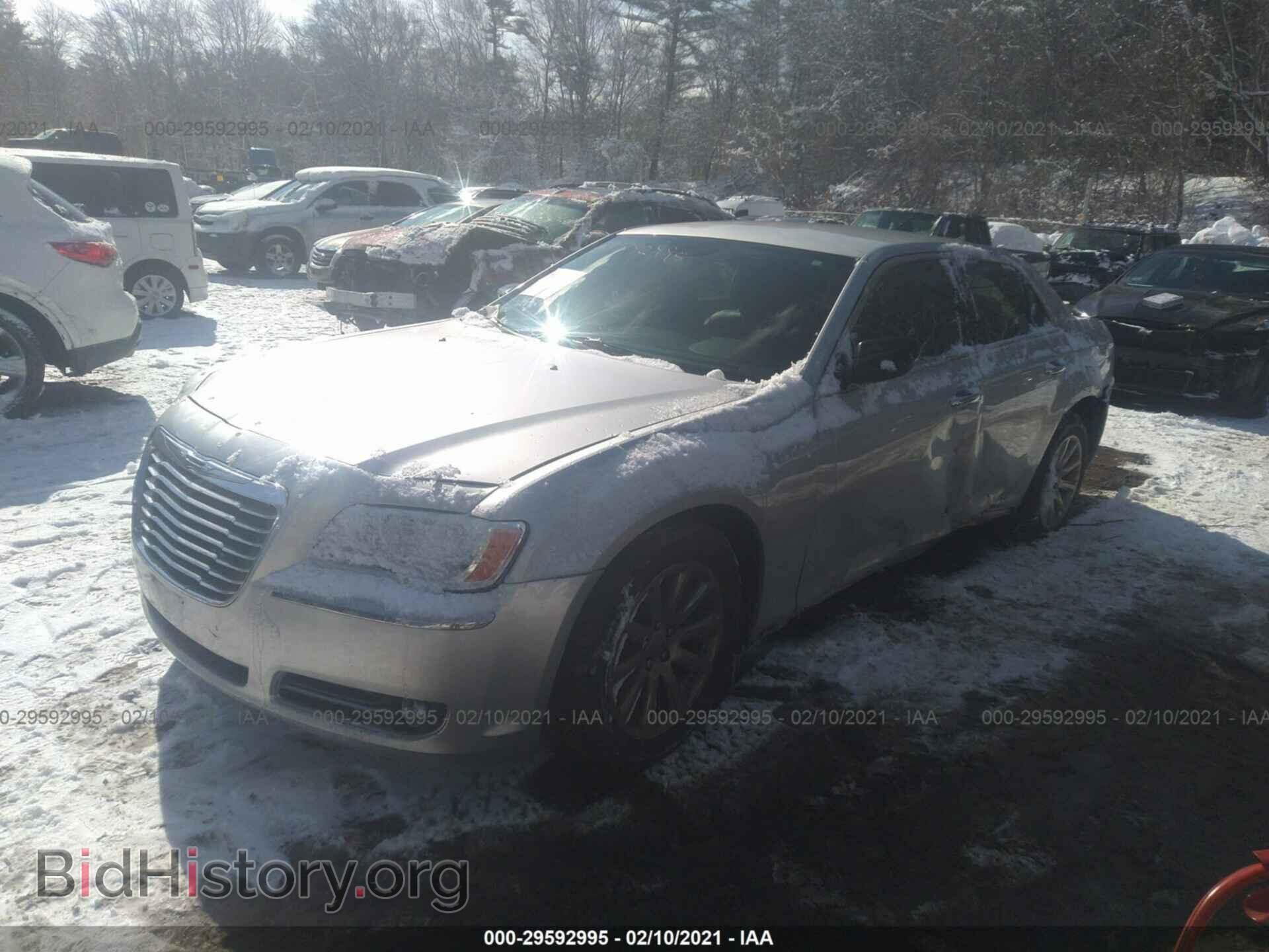 2012 CHRYSLER 300 - VIN: 2C3CCACG4CH224752 - Фото 2