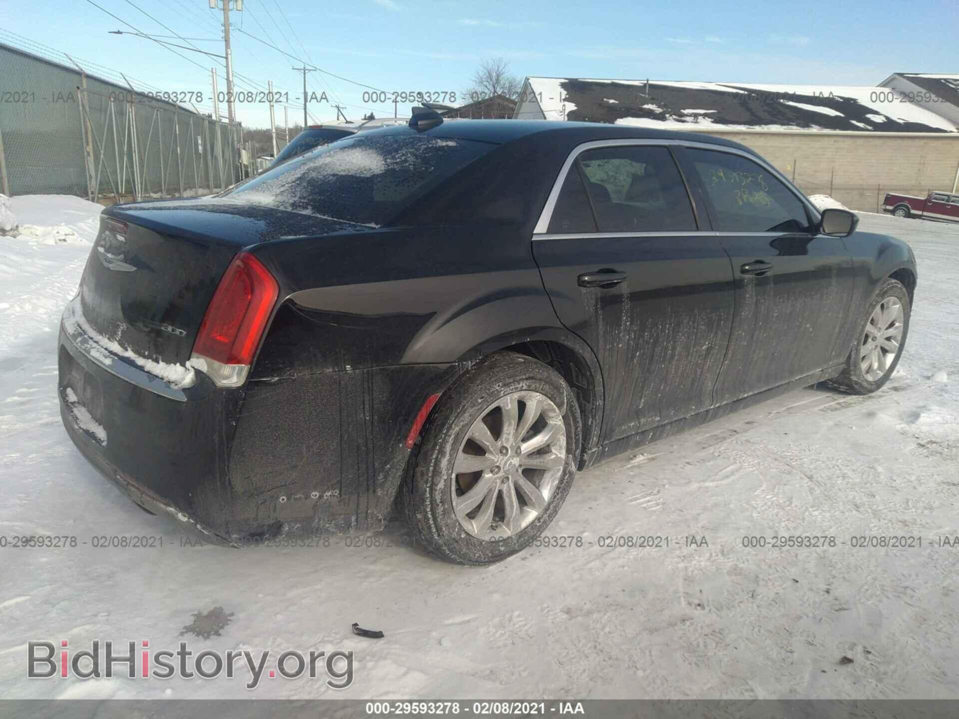 2017 CHRYSLER 300 - VIN: 2C3CCARG0HH544990 - Photo 4