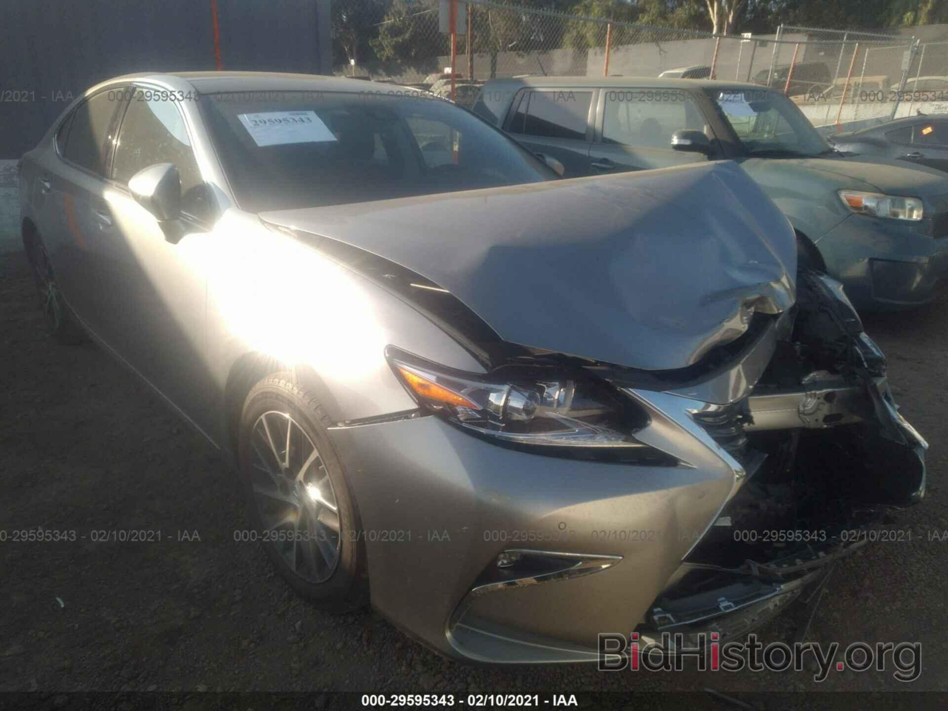 Photo JTHBK1GG6H2257495 - LEXUS ES 2017