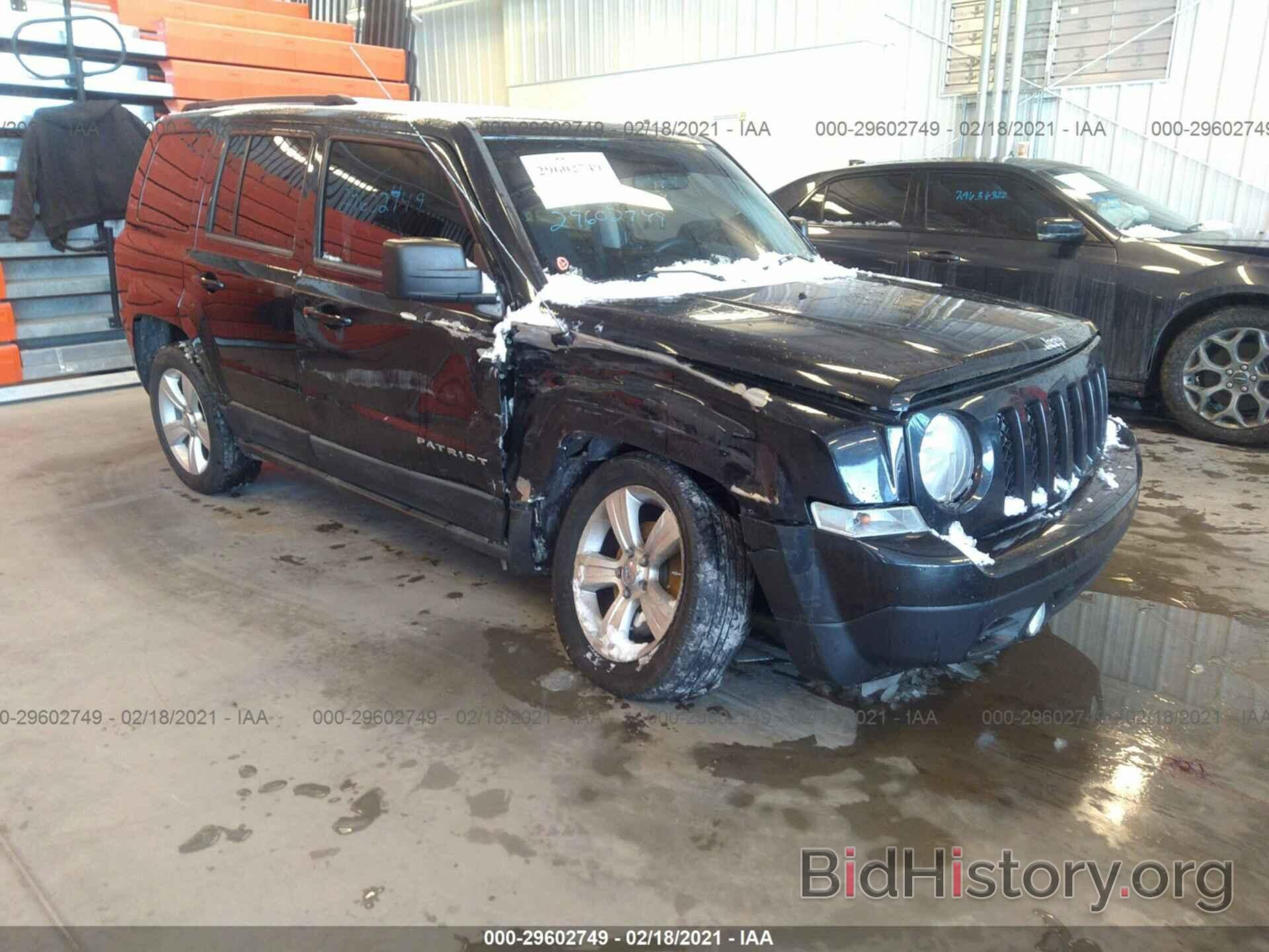 Photo 1J4NT1GB8BD162216 - JEEP PATRIOT 2011